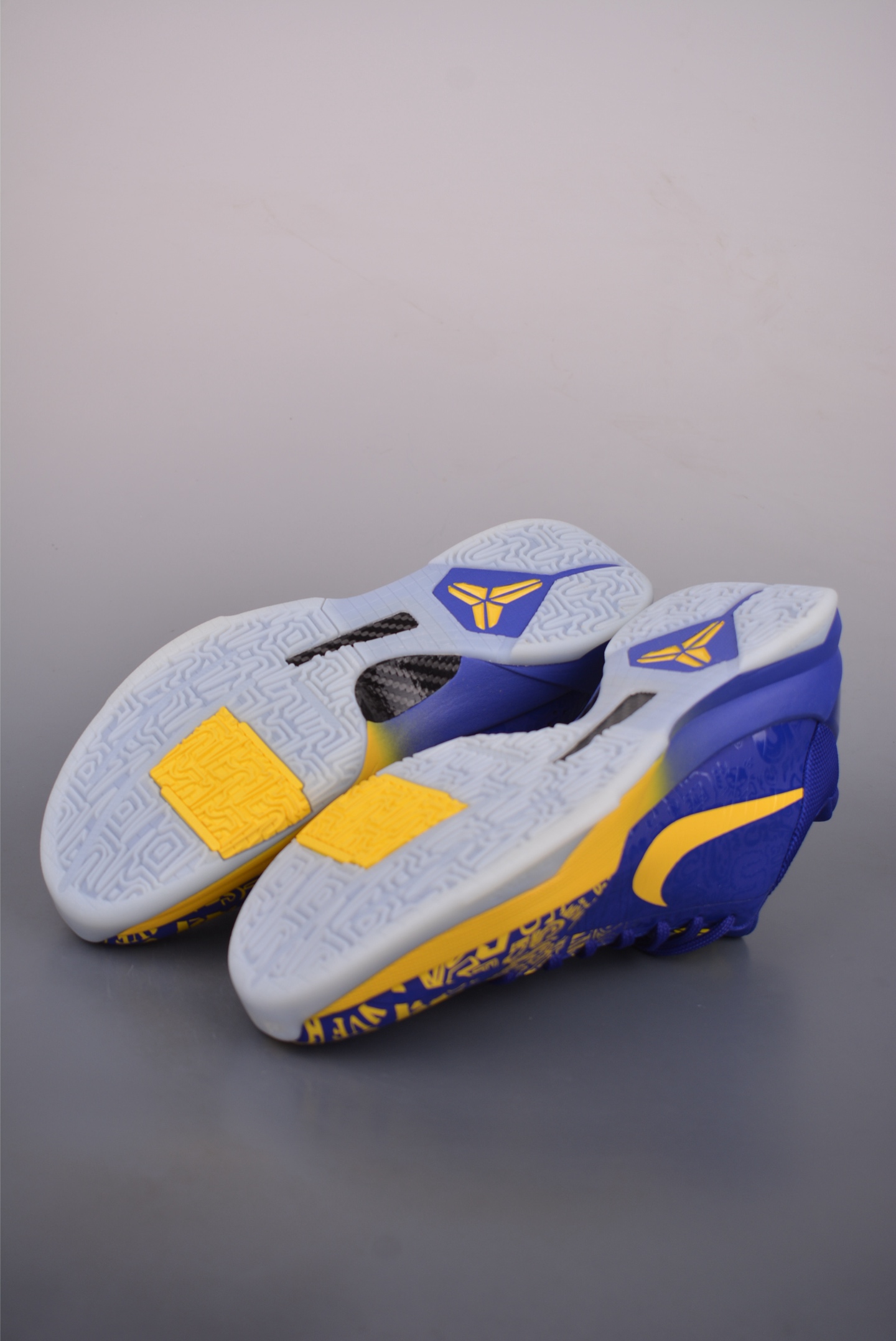 NK Zoom Kobe ZK5 科比5代 ”Bruce Lee” 科比五冠王 CD4991-001 NK Zoom Kobe ZK5 科比5代 ”Bruce Lee” 科比五冠王 CD4991-001