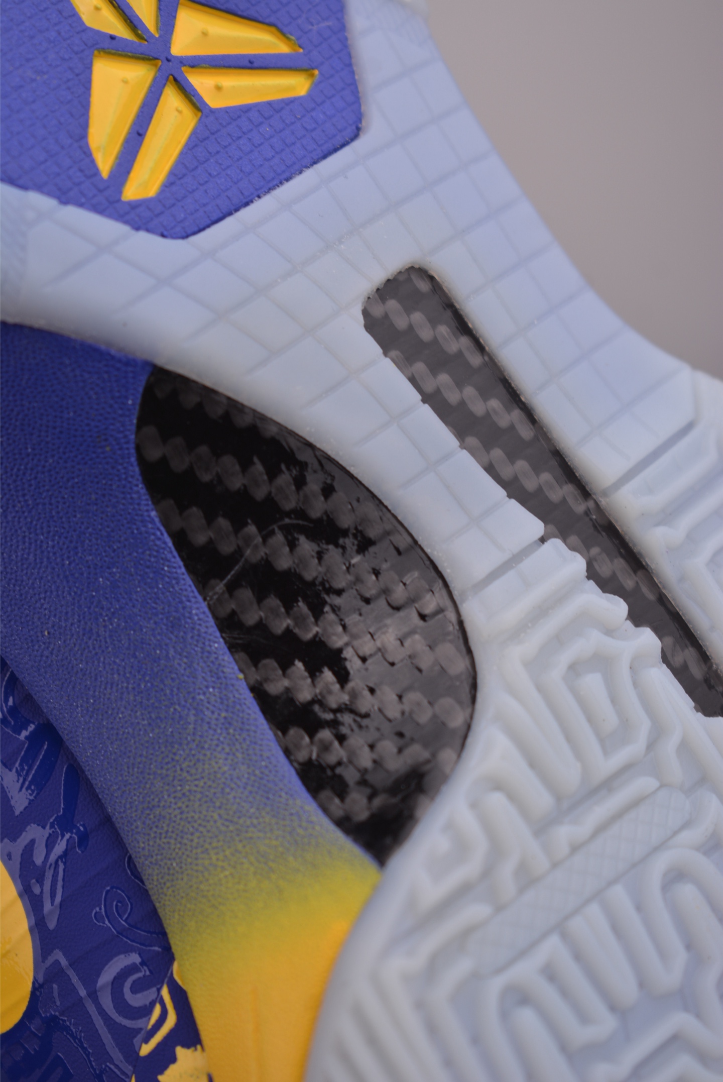 NK Zoom Kobe ZK5 科比5代 ”Bruce Lee” 科比五冠王 CD4991-001 NK Zoom Kobe ZK5 科比5代 ”Bruce Lee” 科比五冠王 CD4991-001