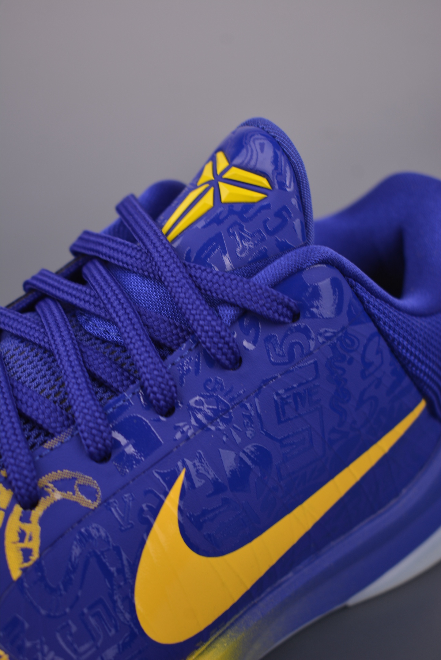 NK Zoom Kobe ZK5 科比5代 ”Bruce Lee” 科比五冠王 CD4991-001 NK Zoom Kobe ZK5 科比5代 ”Bruce Lee” 科比五冠王 CD4991-001