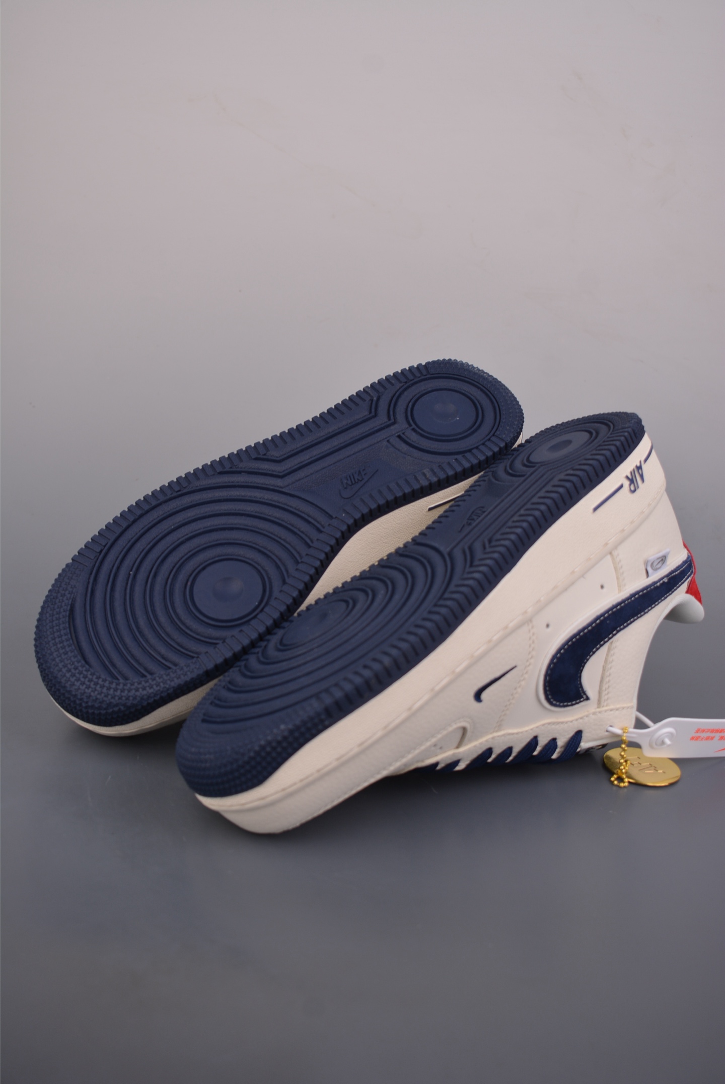 Air Force 1 Low 米蓝红 DD1982-326