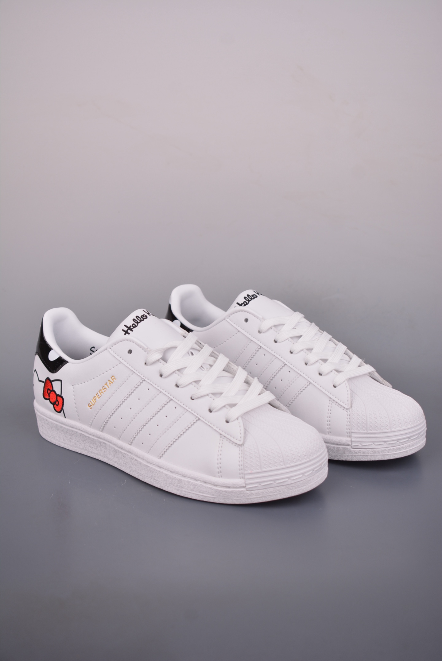 Adidas Originals Superstar 2025全新版本 贝壳头官方同步 渠道正品订单 诠释市场最高工艺水平 贝壳头经典小白板鞋 专柜上架同步配色 全鞋进口头层皮料打造.区别市面普通真标版本,进出专柜无压力 官方货号: GW716822226