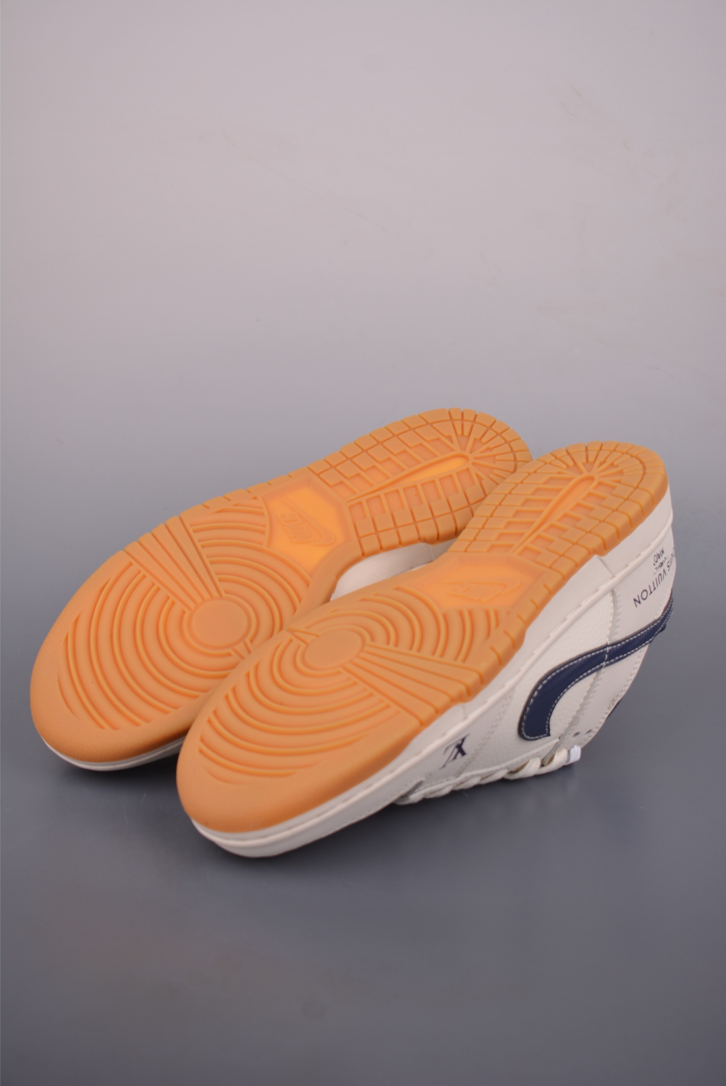 Nike SB Dunk Low LV联名 JP1628-002