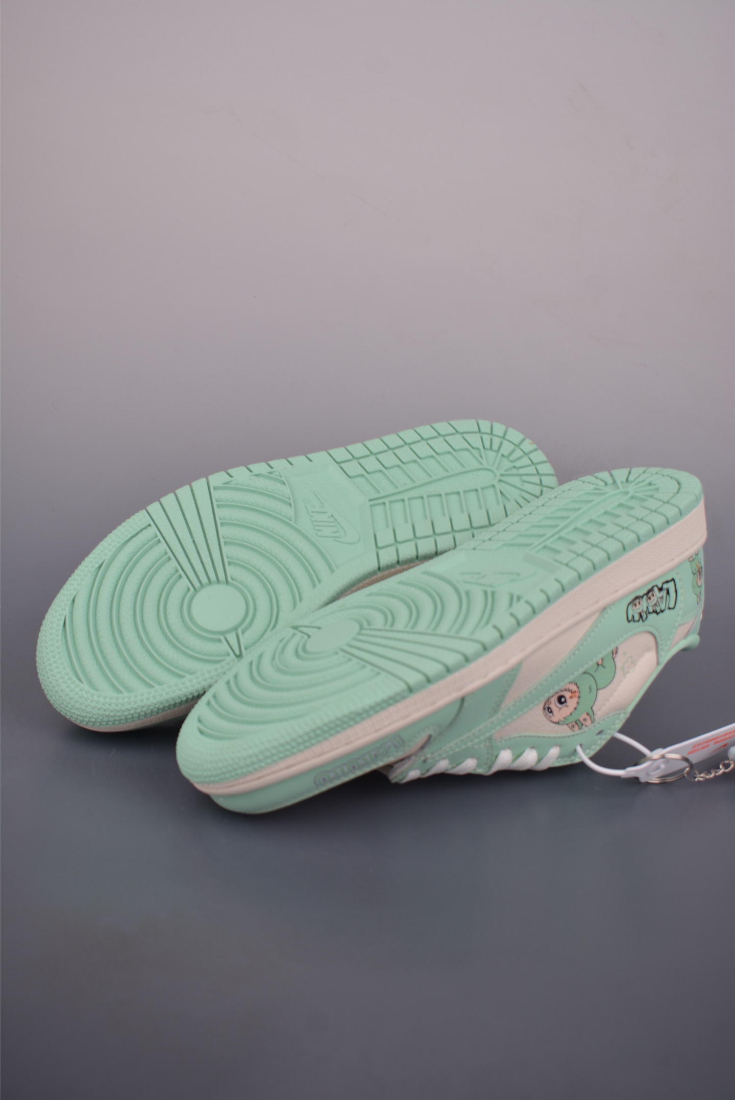 Fragment x Travis Scott x Labubu Air Jordan 1 Low 三方联名倒钩 DD7866-115 Fragment x Travis Scott x Labubu Air Jordan 1 Low 三方联名倒钩 DD7866-115