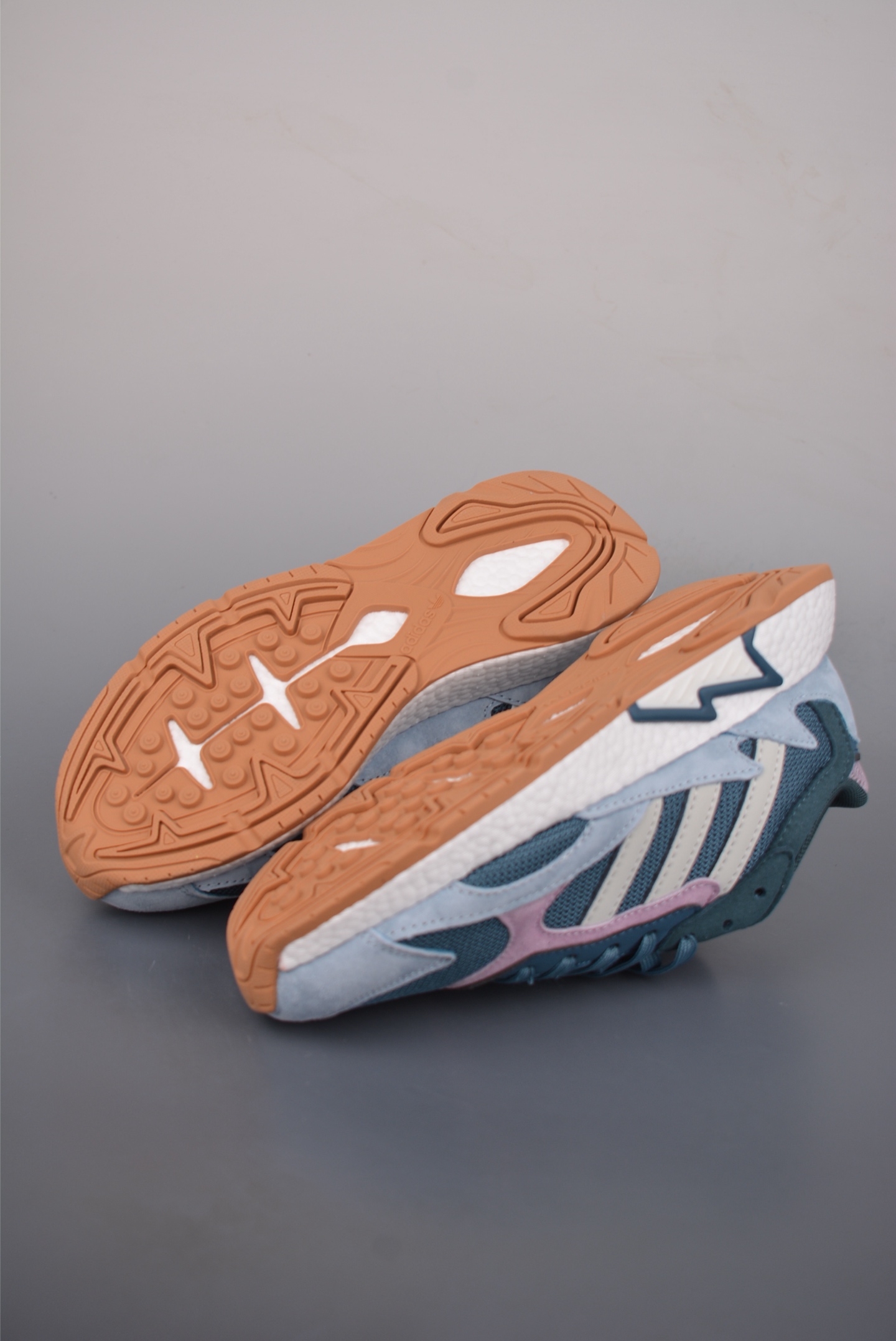 AdidOriginals TRESCRUN BR BOOST全掌真爆 耐磨缓震休闲运动跑鞋 EF0518