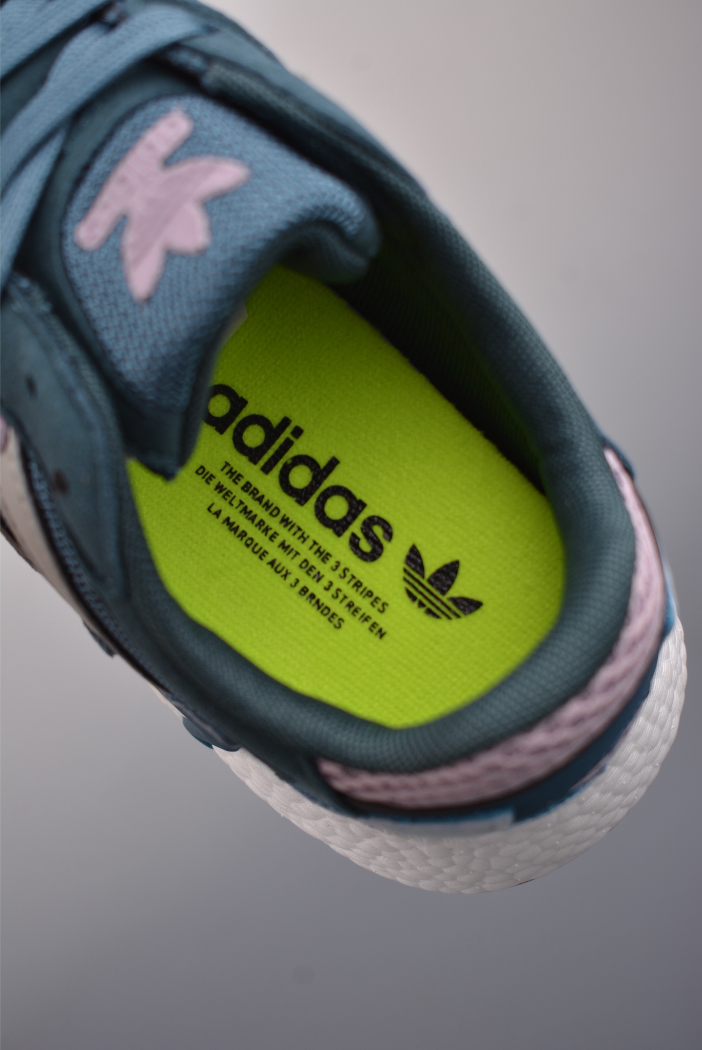 AdidOriginals TRESCRUN BR BOOST全掌真爆 耐磨缓震休闲运动跑鞋 EF0518