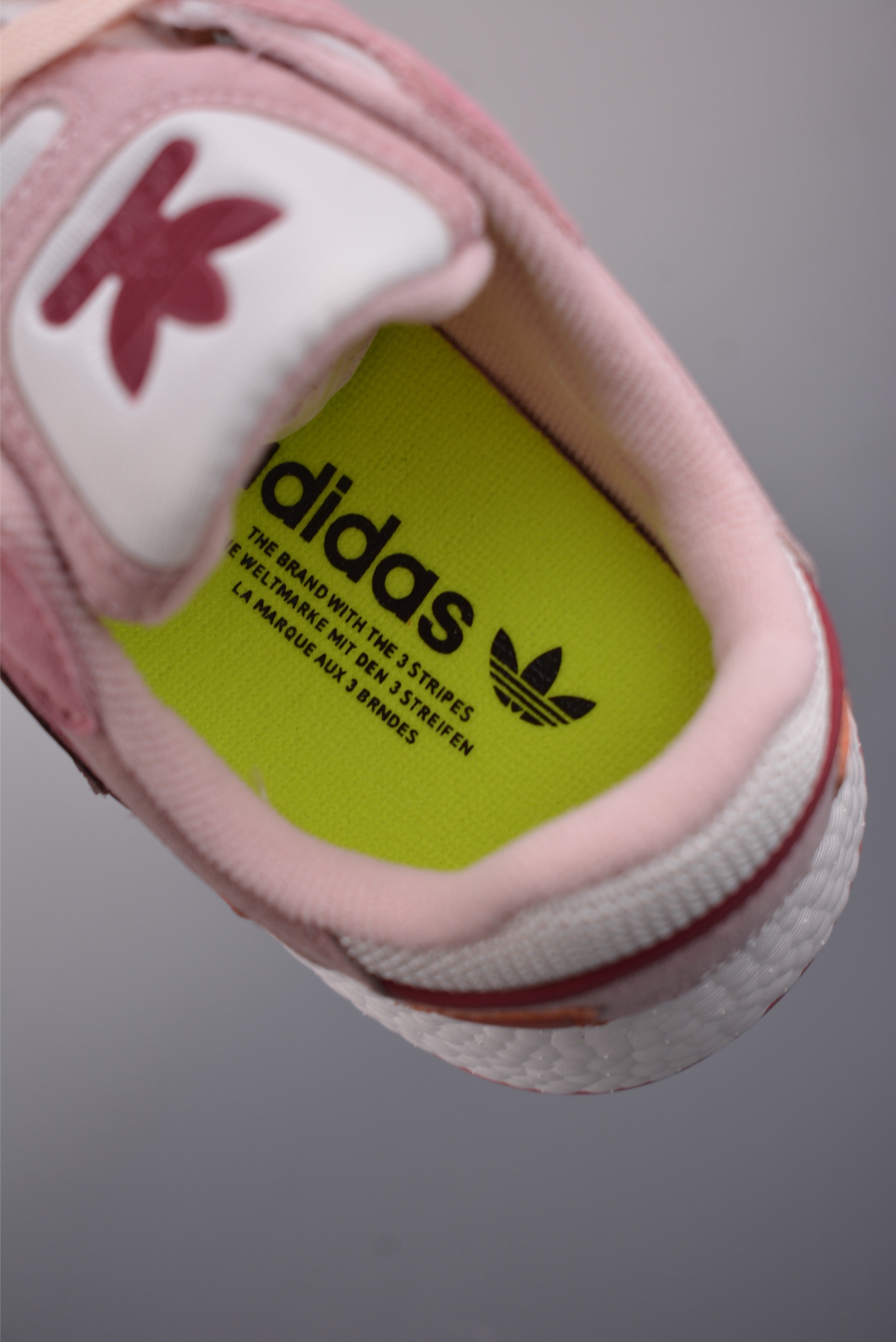 AdidOriginals TRESCRUN BR BOOST全掌真爆 耐磨缓震休闲运动跑鞋 FV4715