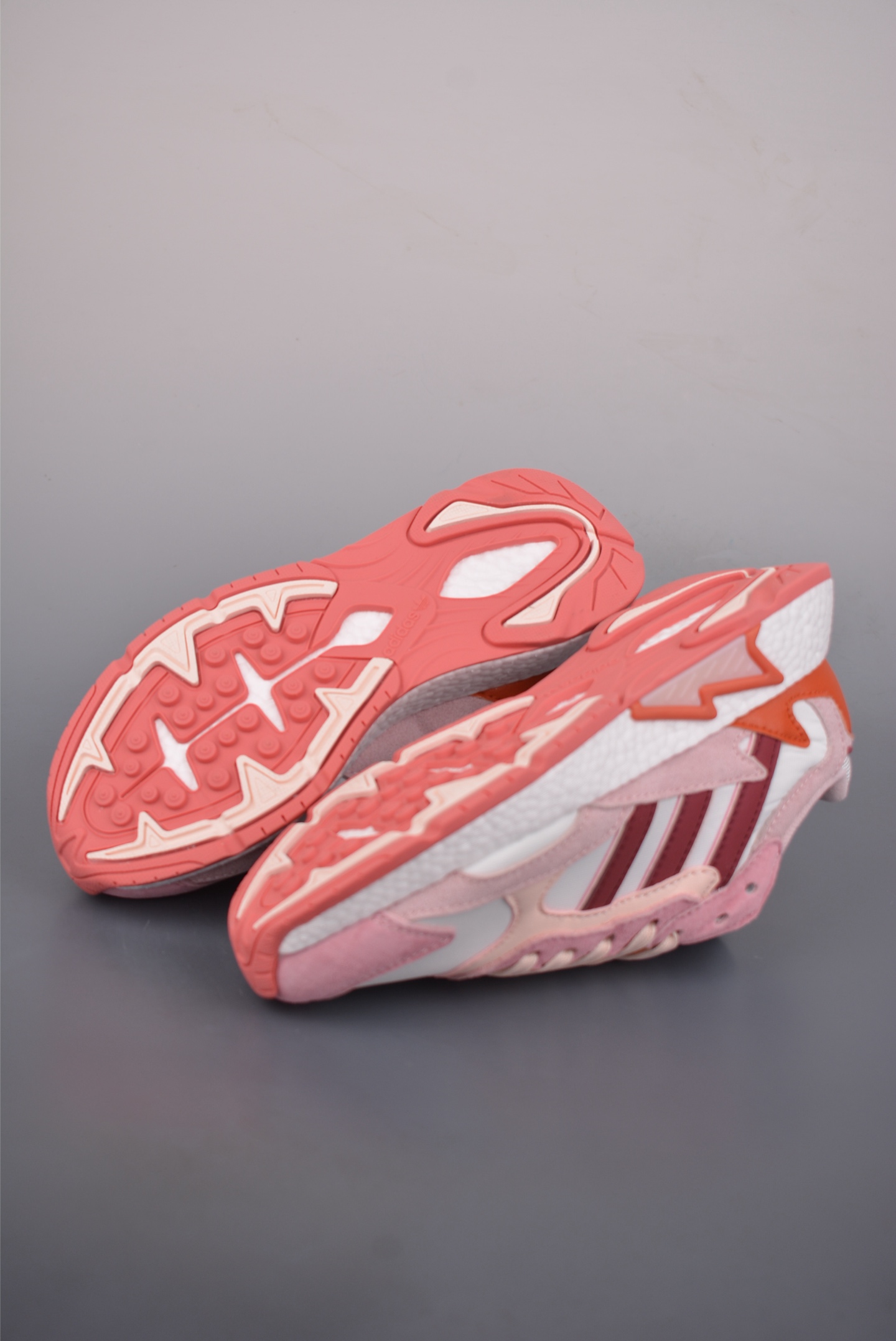 AdidOriginals TRESCRUN BR BOOST全掌真爆 耐磨缓震休闲运动跑鞋 FV4715