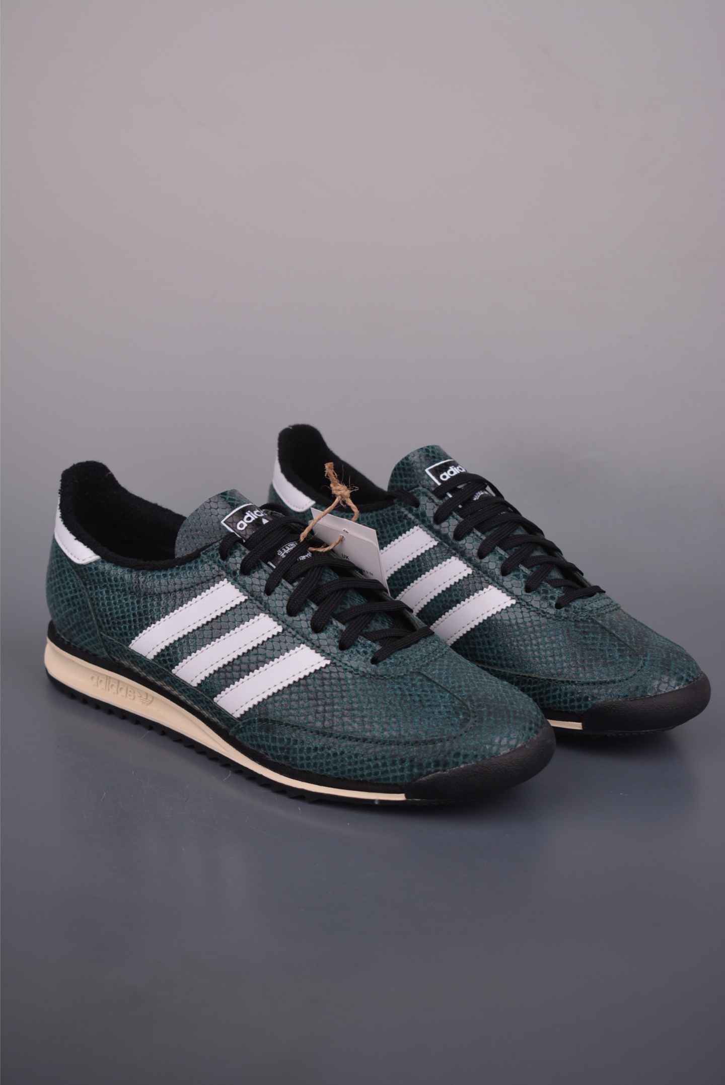 adidoriginals SL 72RS 超轻便透气复古慢跑鞋 JS3982