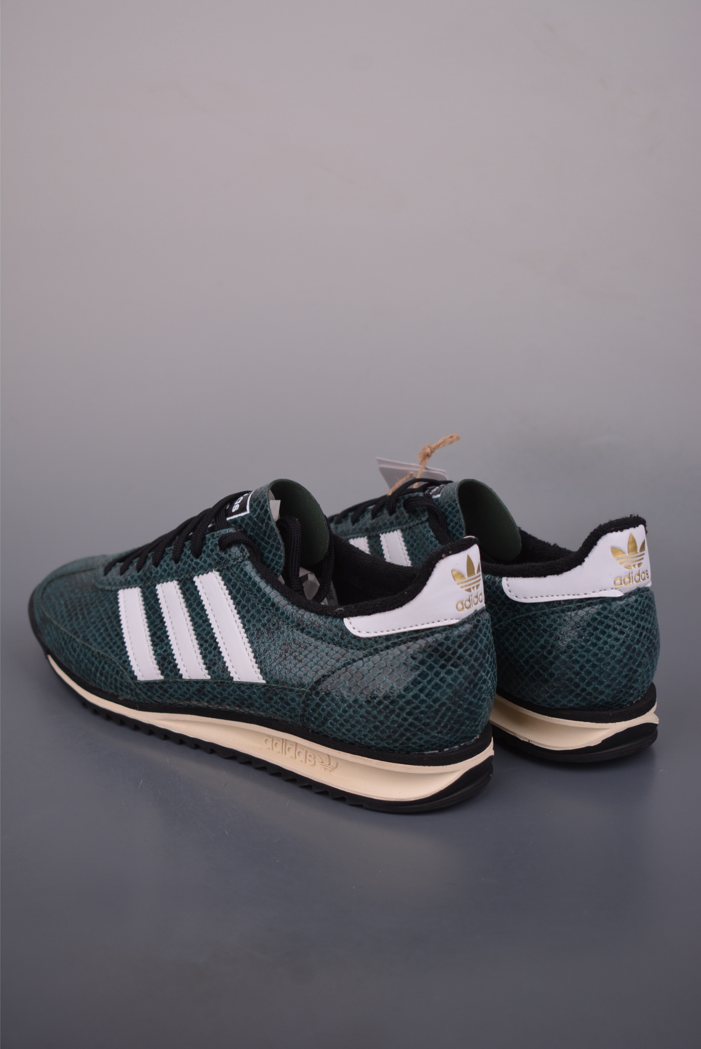 adidoriginals SL 72RS 超轻便透气复古慢跑鞋 JS3982