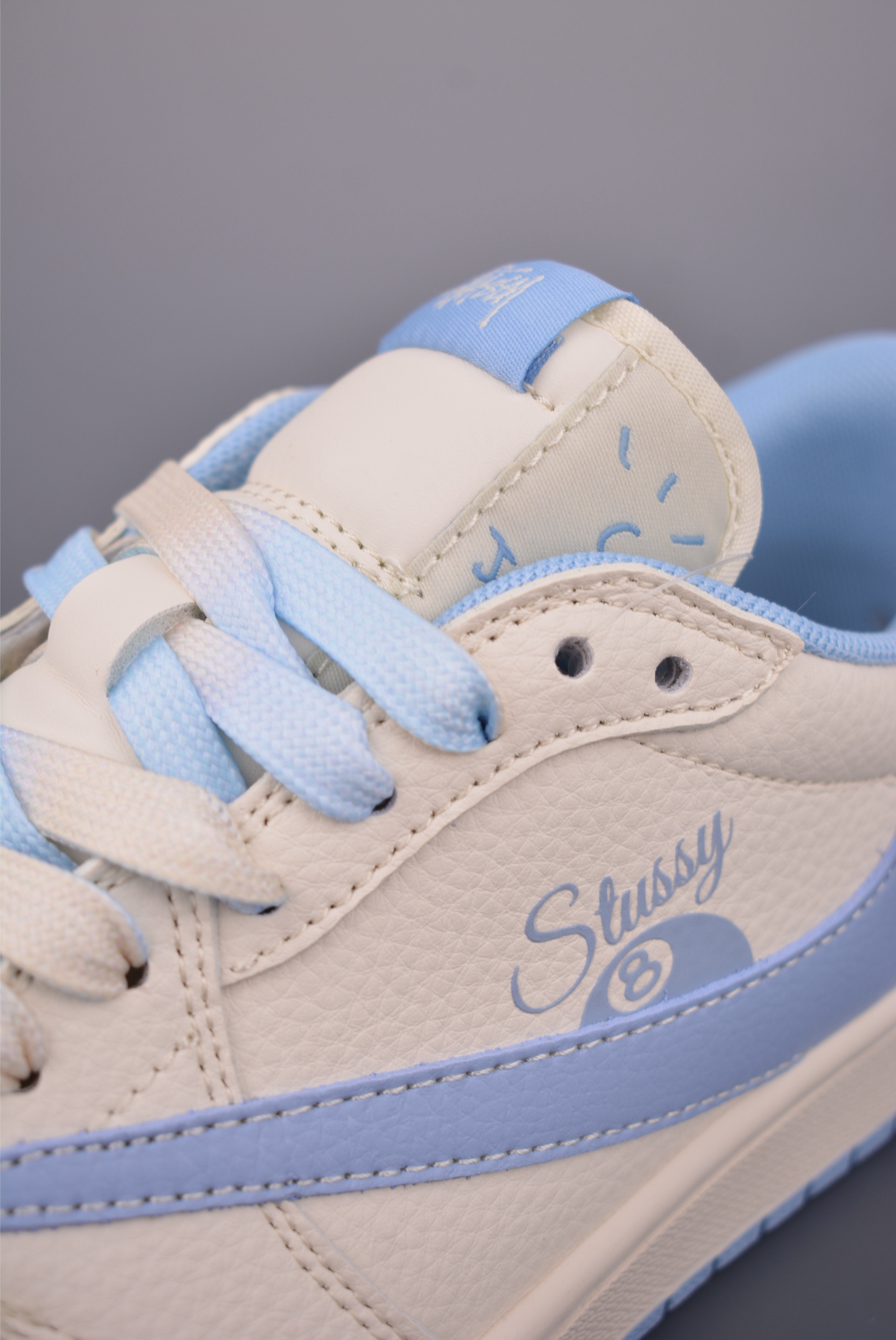 Fragment x Travis Scott x 斯图西 Air Jordan 1 Low 三方联名倒钩 XS7089-602