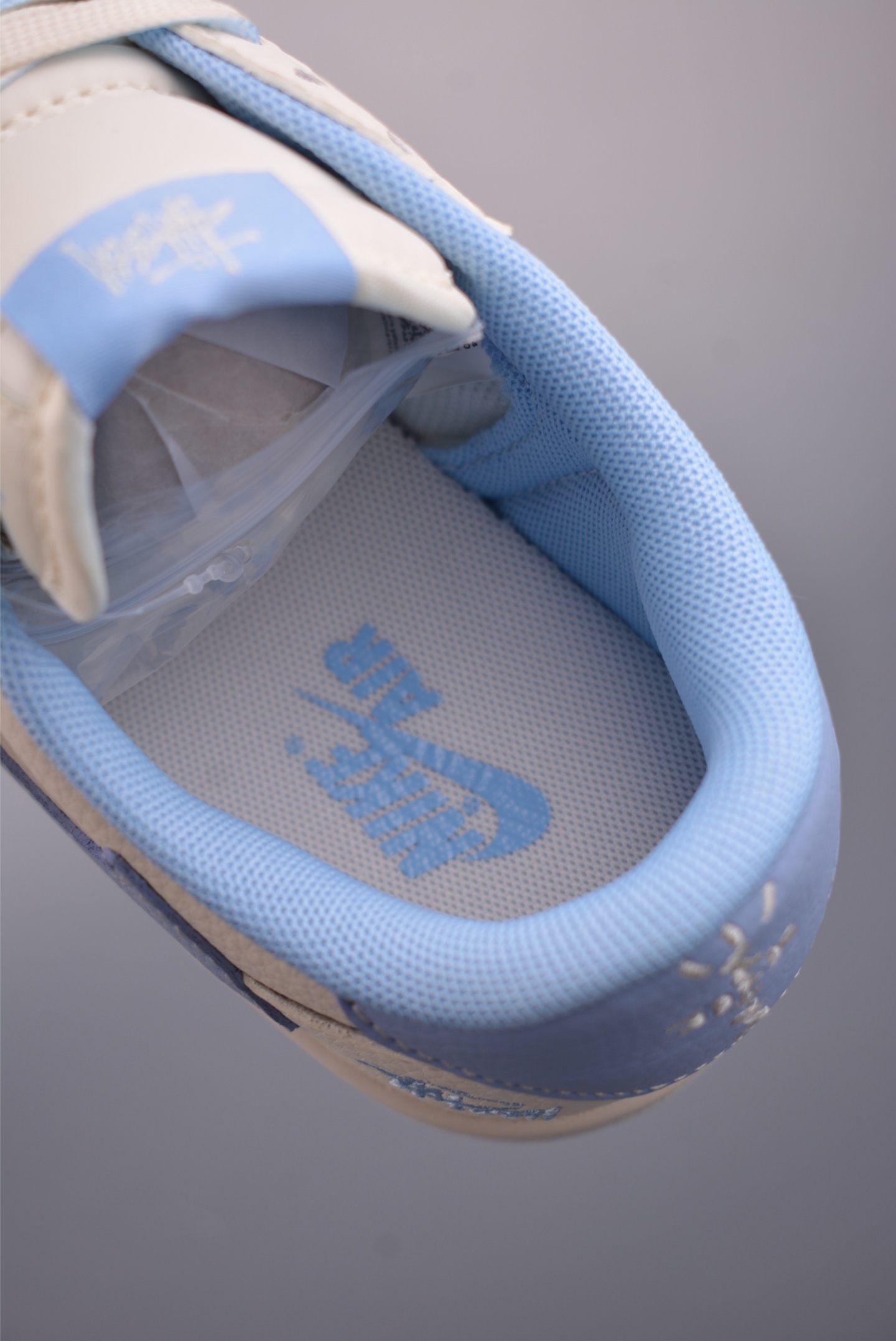 Fragment x Travis Scott x 斯图西 Air Jordan 1 Low 三方联名倒钩 XS7089-602