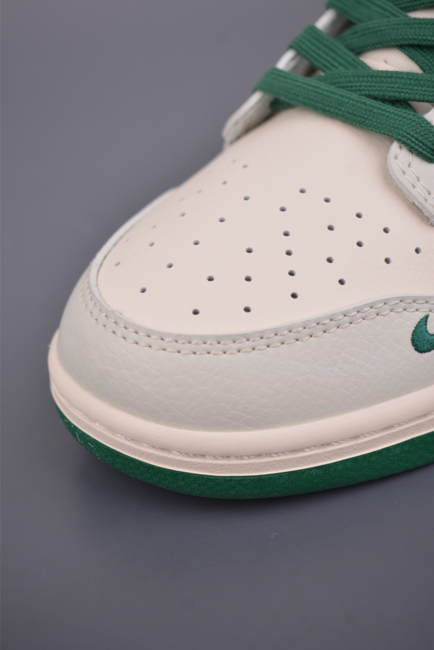 280 Nike SB Dunk Low 米绿 JP1628-063