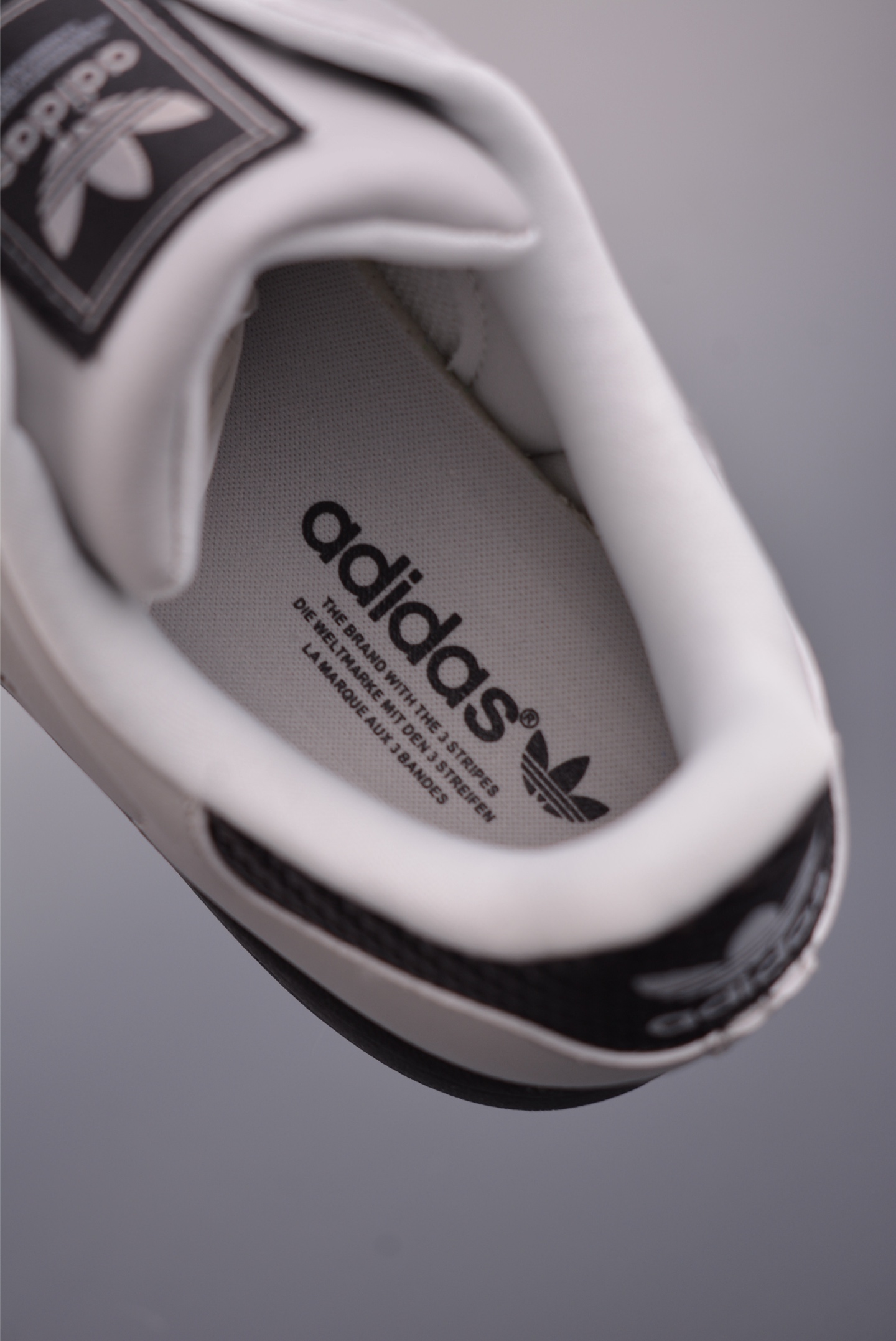 140 AdidOriginals Superstar 2025全新版本 贝壳头 JQ3183