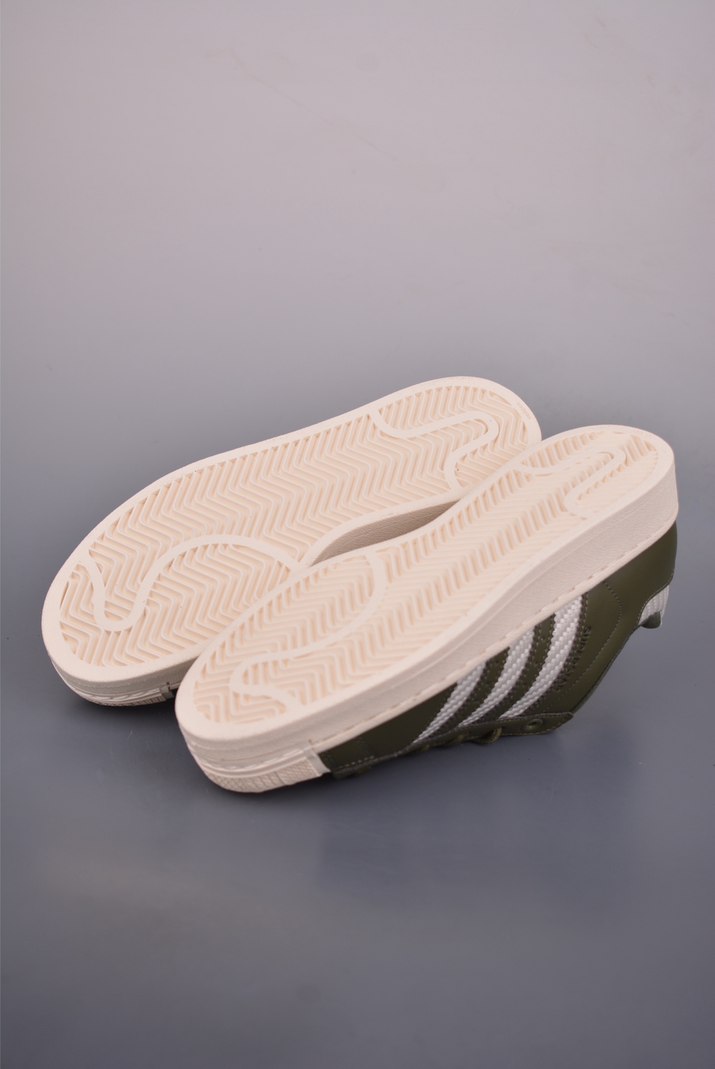 AdidOriginals Superstar 2025全新版本 贝壳头 JQ3181