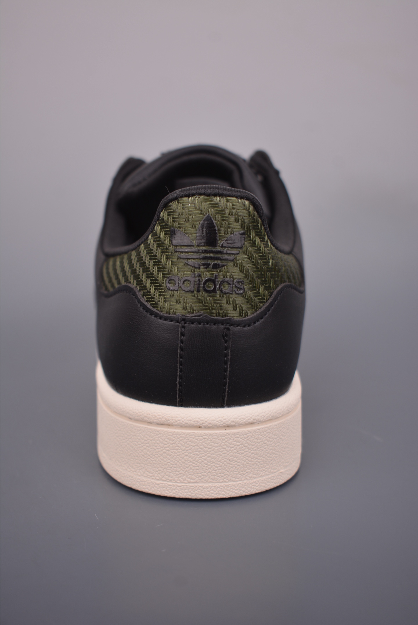 AdidOriginals Superstar 2025全新版本 贝壳头 JQ3182