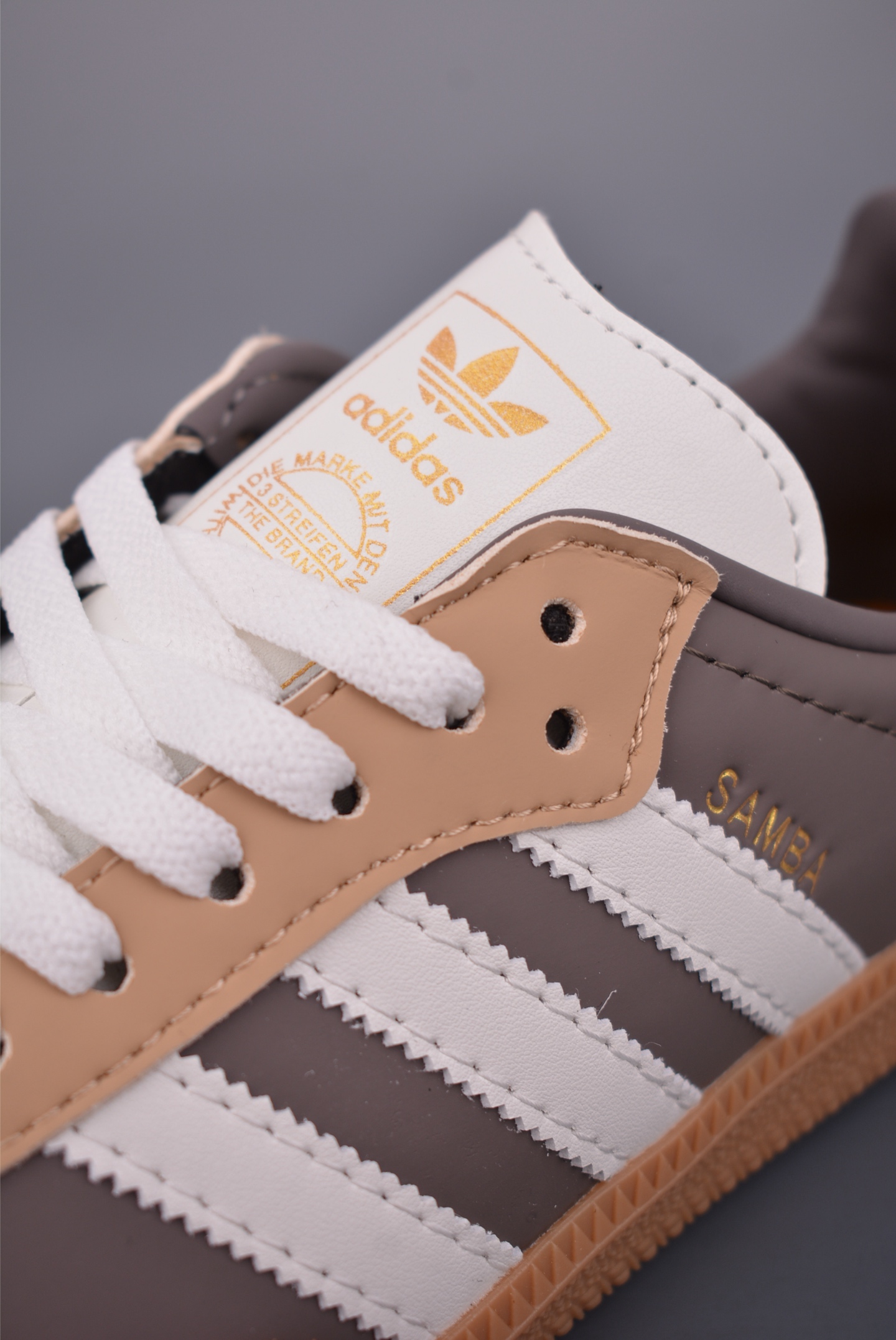 Adidas三叶草SAMBA W 休闲板鞋 KJ7594 Adidas三叶草SAMBA W 休闲板鞋 KJ7594