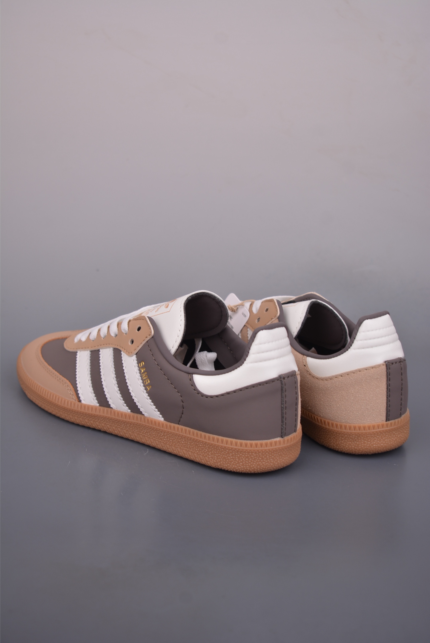 Adidas三叶草SAMBA W 休闲板鞋 KJ7594 Adidas三叶草SAMBA W 休闲板鞋 KJ7594