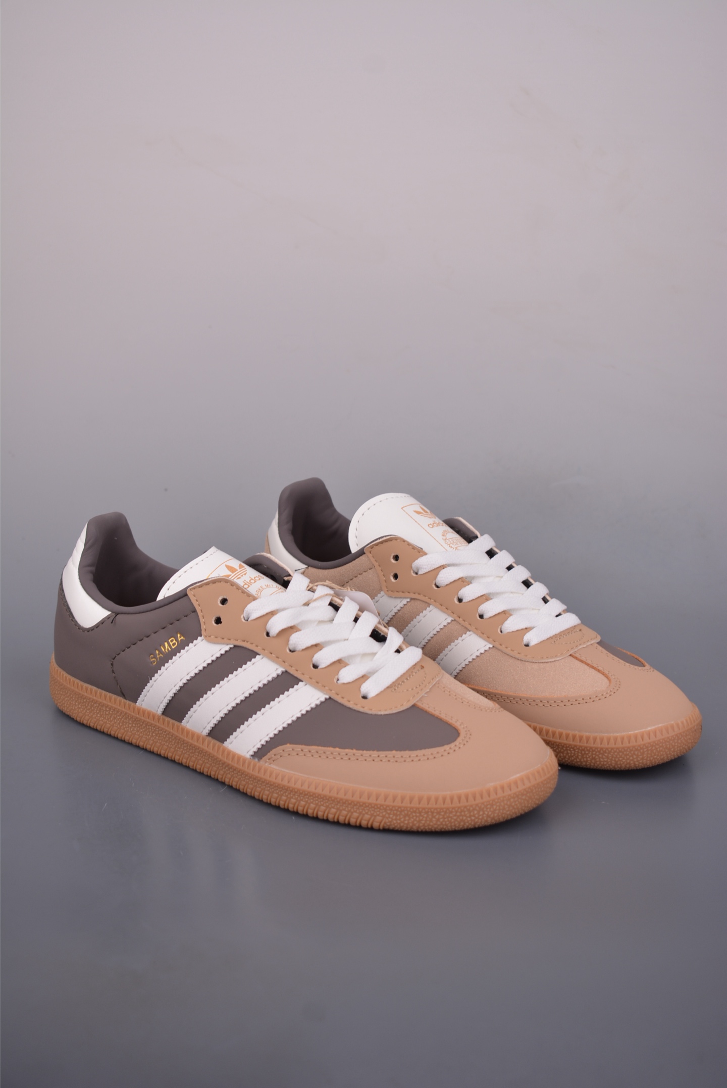 Adidas三叶草SAMBA W 休闲板鞋 KJ7594 Adidas三叶草SAMBA W 休闲板鞋 KJ7594