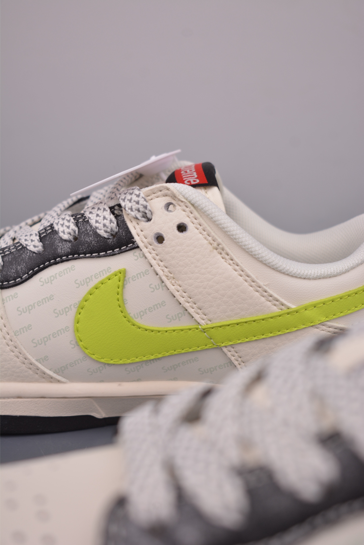 Nike SB Dunk Low Supreme联名 XS6089-625 Nike SB Dunk Low Supreme联名 XS6089-625