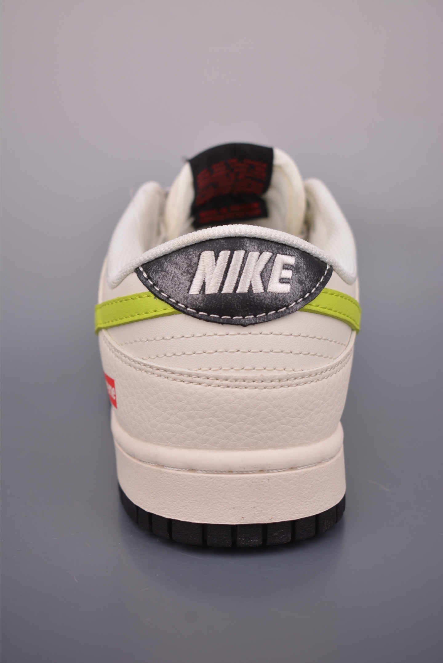 Nike SB Dunk Low Supreme联名 XS6089-625 Nike SB Dunk Low Supreme联名 XS6089-625