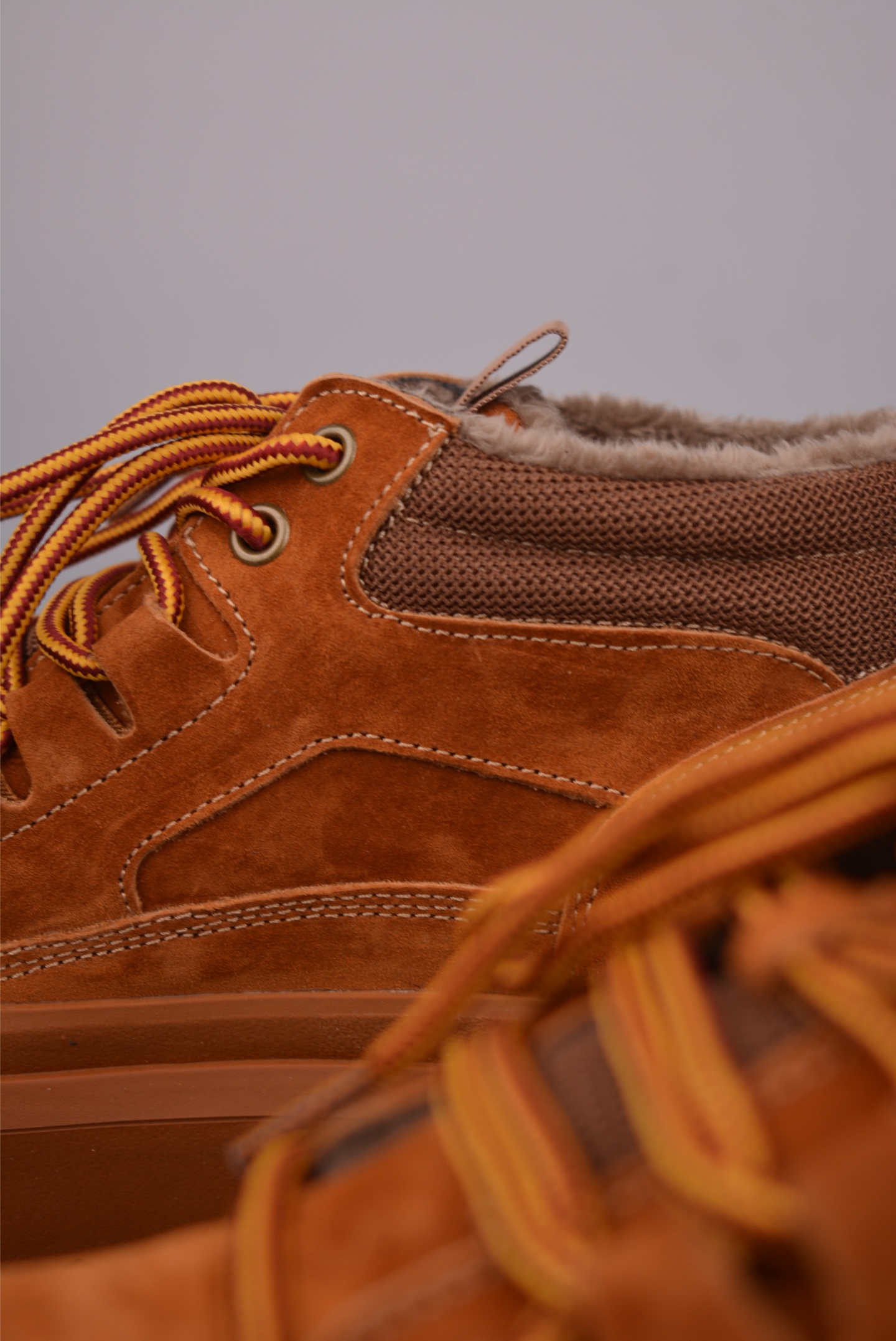 UGG Tasman Weather Hybrid 塔斯曼混合系列中帮轻量休闲马丁靴 U6338