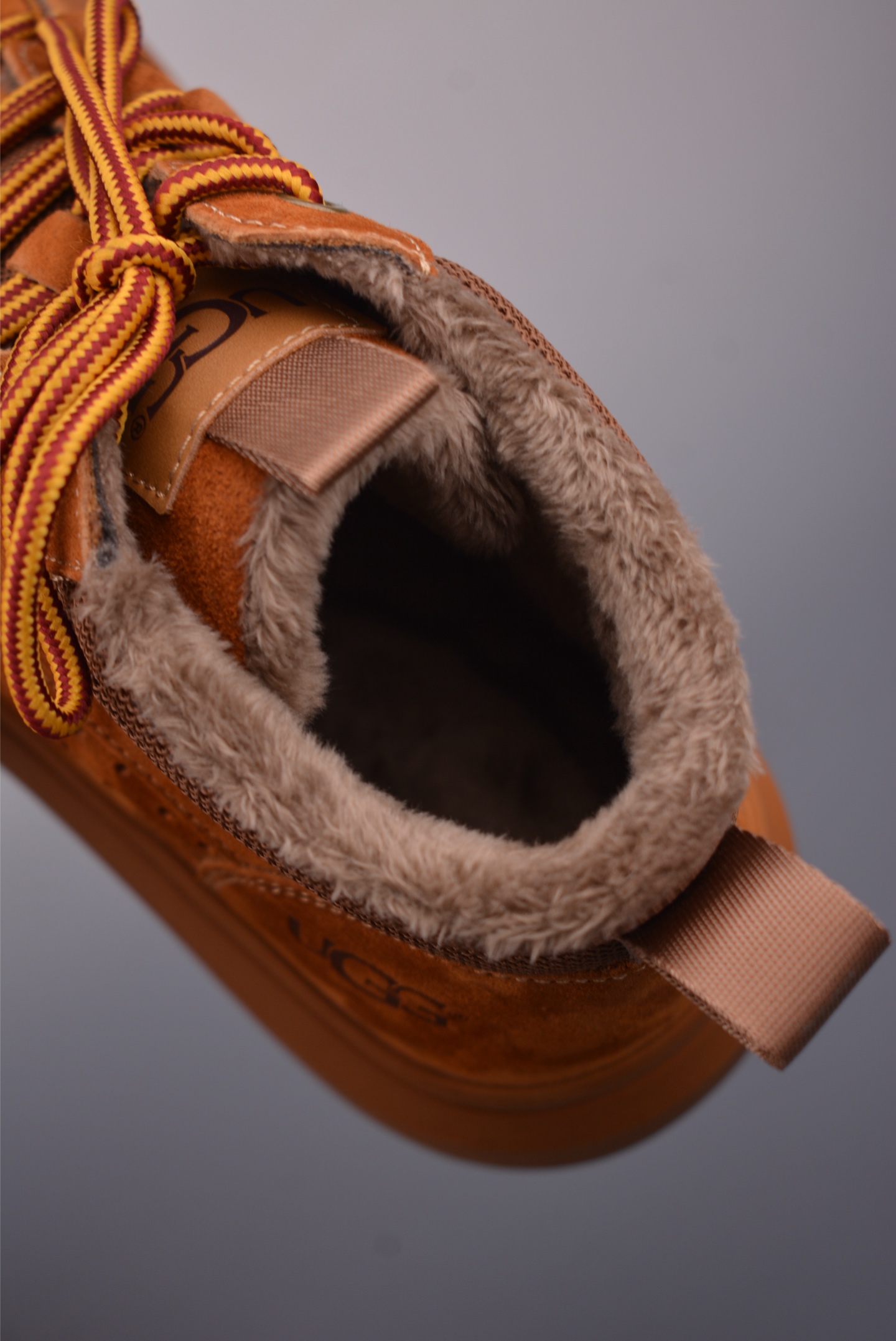 UGG Tasman Weather Hybrid 塔斯曼混合系列中帮轻量休闲马丁靴 U6338