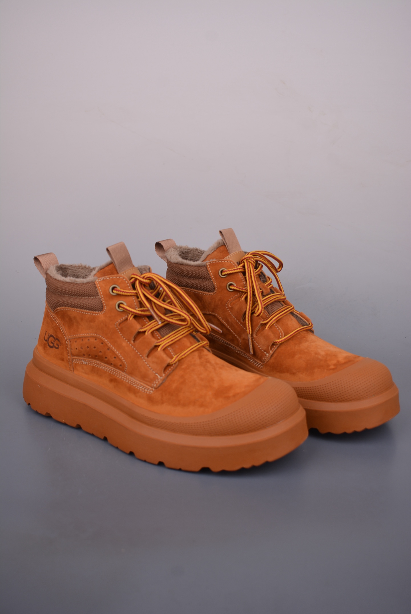 UGG Tasman Weather Hybrid 塔斯曼混合系列中帮轻量休闲马丁靴 U6338