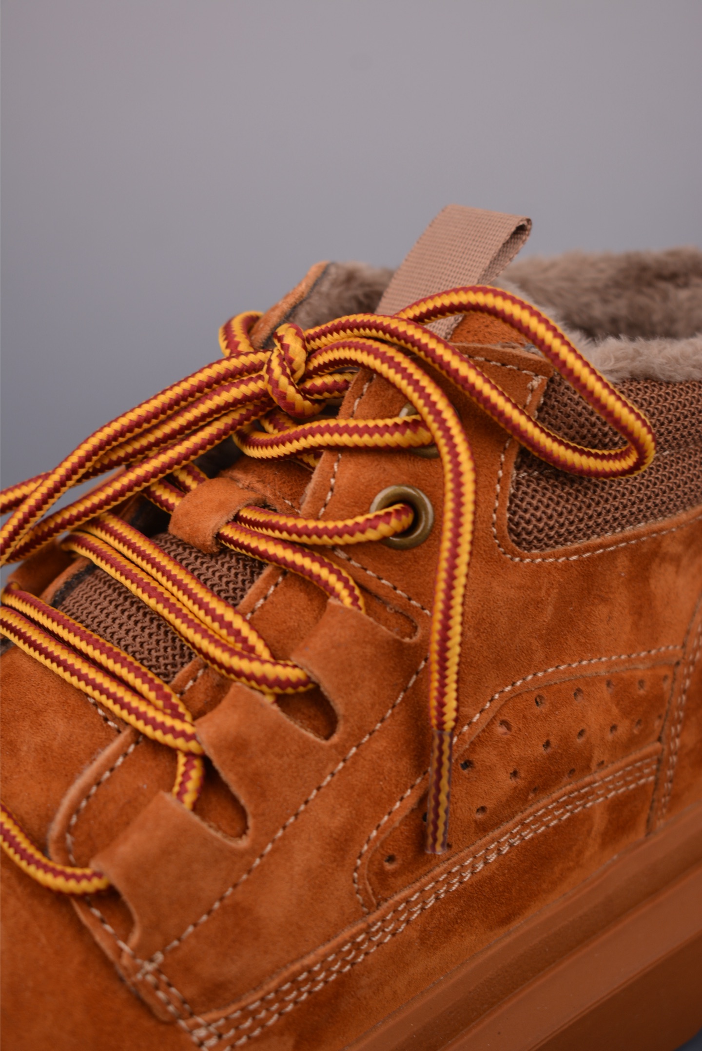 UGG Tasman Weather Hybrid 塔斯曼混合系列中帮轻量休闲马丁靴 U6338