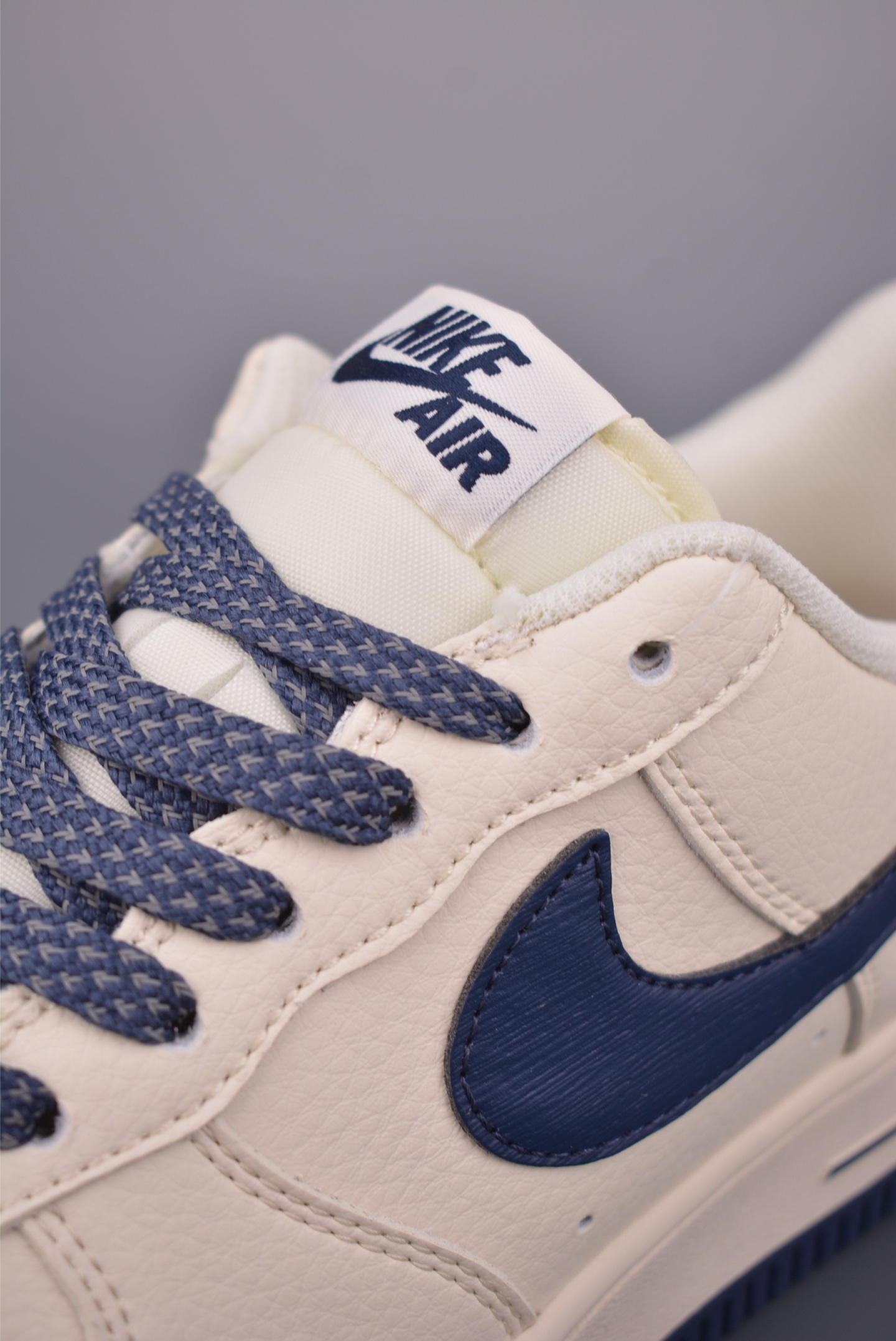 Air Force 1 Low 深蓝米白 SM6668-122