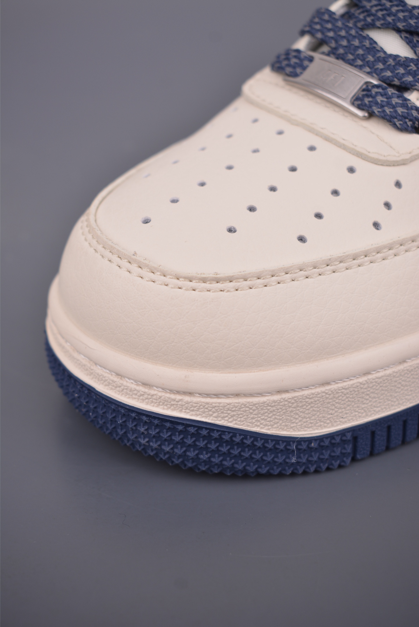 Air Force 1 Low 深蓝米白 SM6668-122