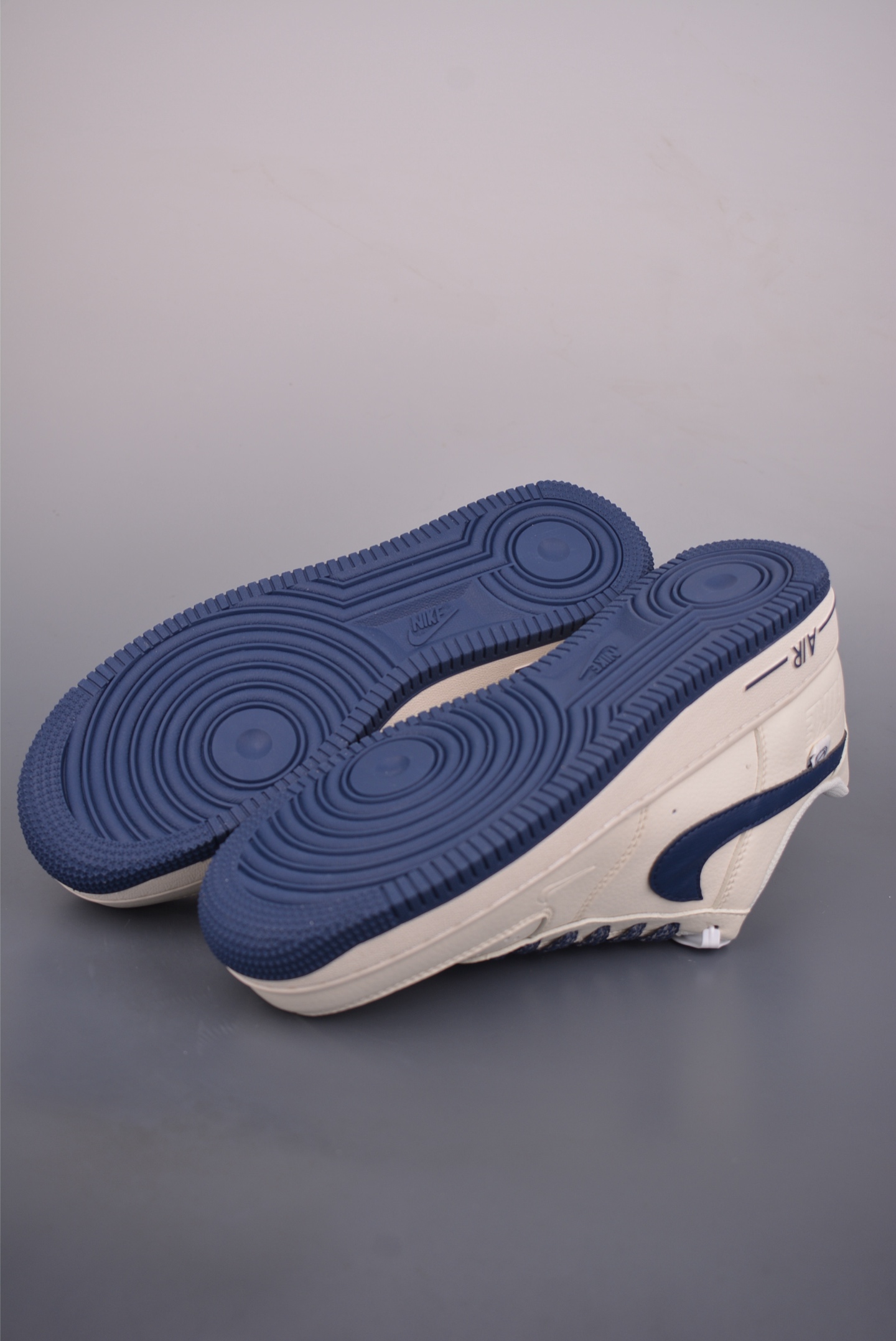 Air Force 1 Low 深蓝米白 SM6668-122