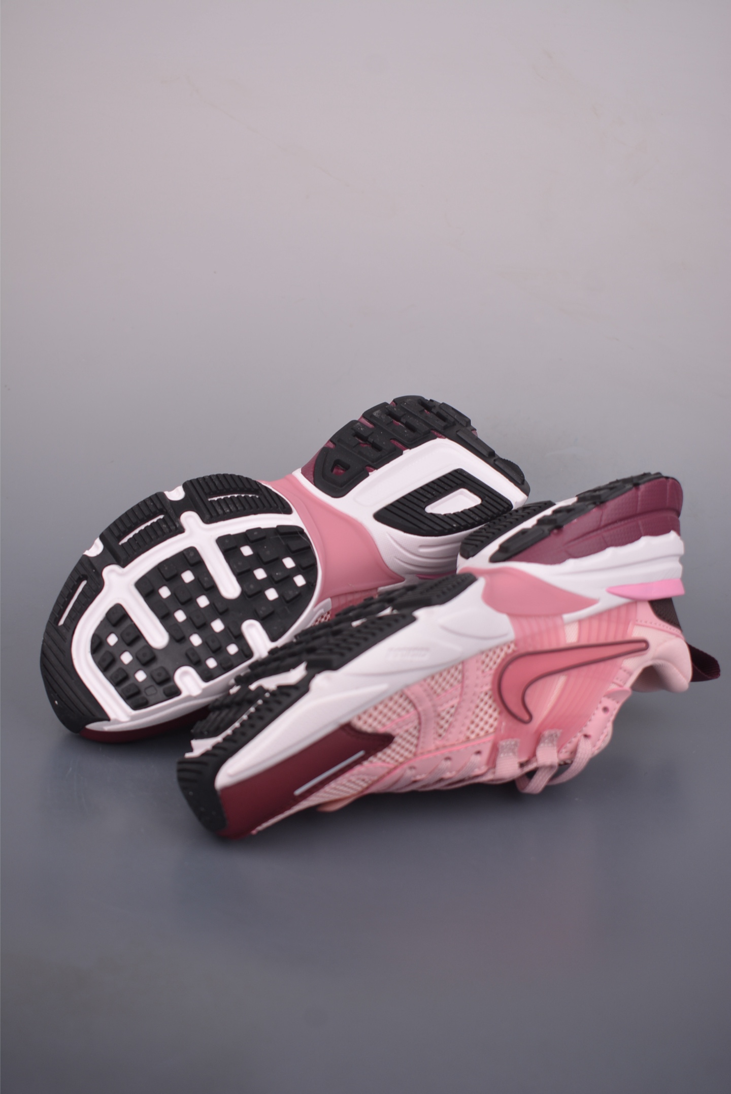 NIKE V2K Runtekk 版本 减震防滑复古低帮跑步鞋 FN0738-106