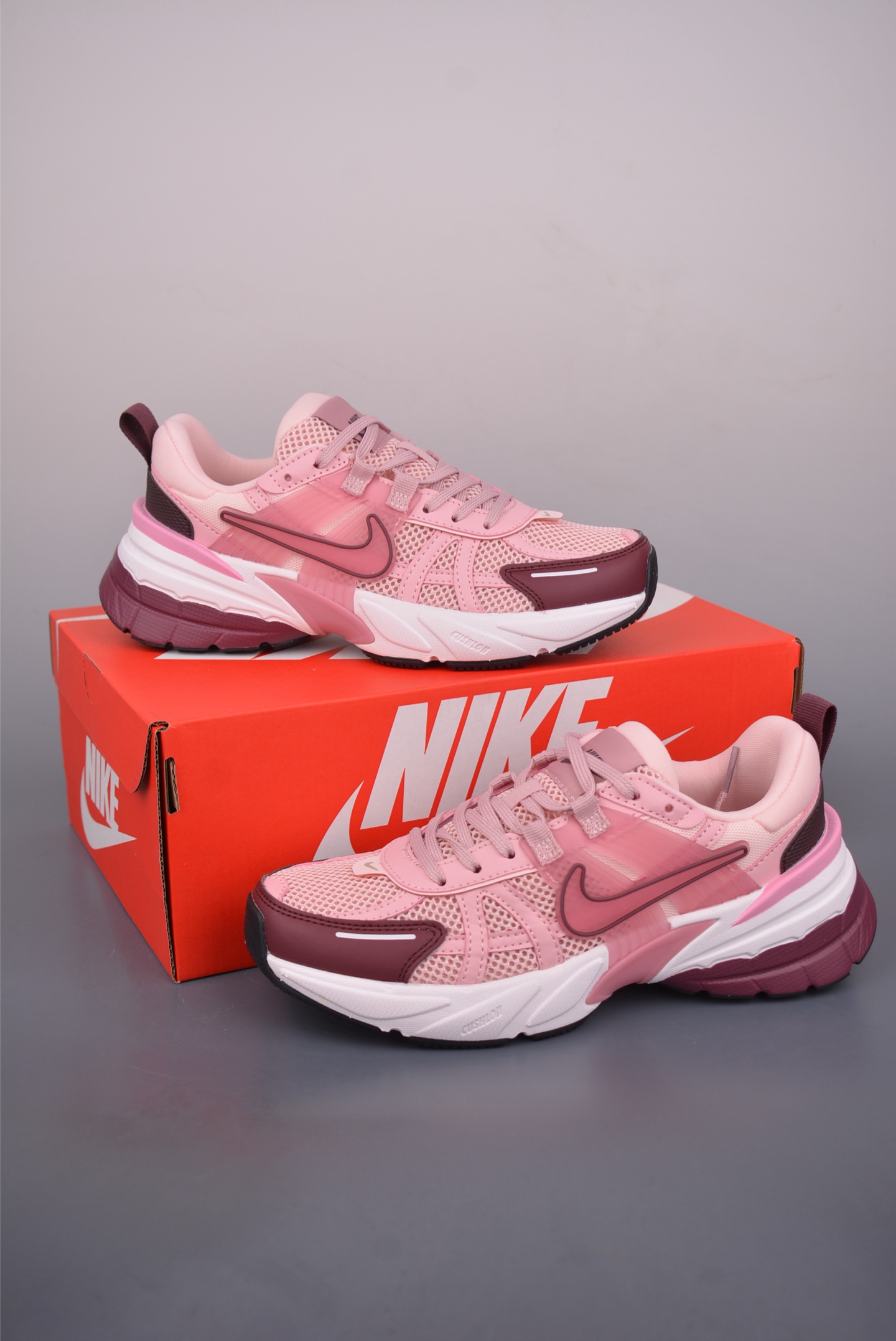 NIKE V2K Runtekk 版本 减震防滑复古低帮跑步鞋 FN0738-106