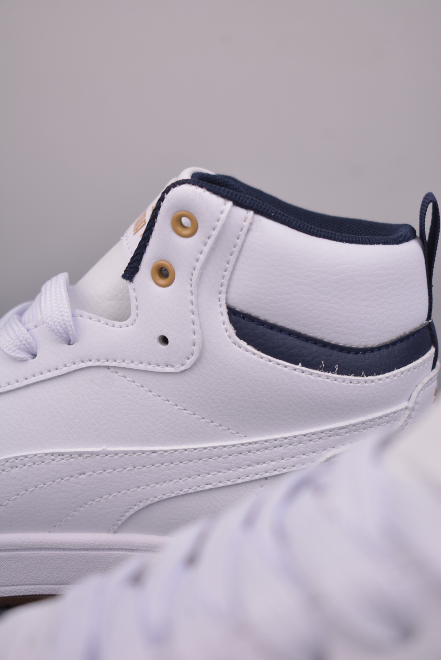 Puma Caven 2.0 Retro Club 彪马 中邦防滑耐磨低帮德训板鞋 395082-01 Puma Caven 2.0 Retro Club 彪马 中邦防滑耐磨低帮德训板鞋 395082-01