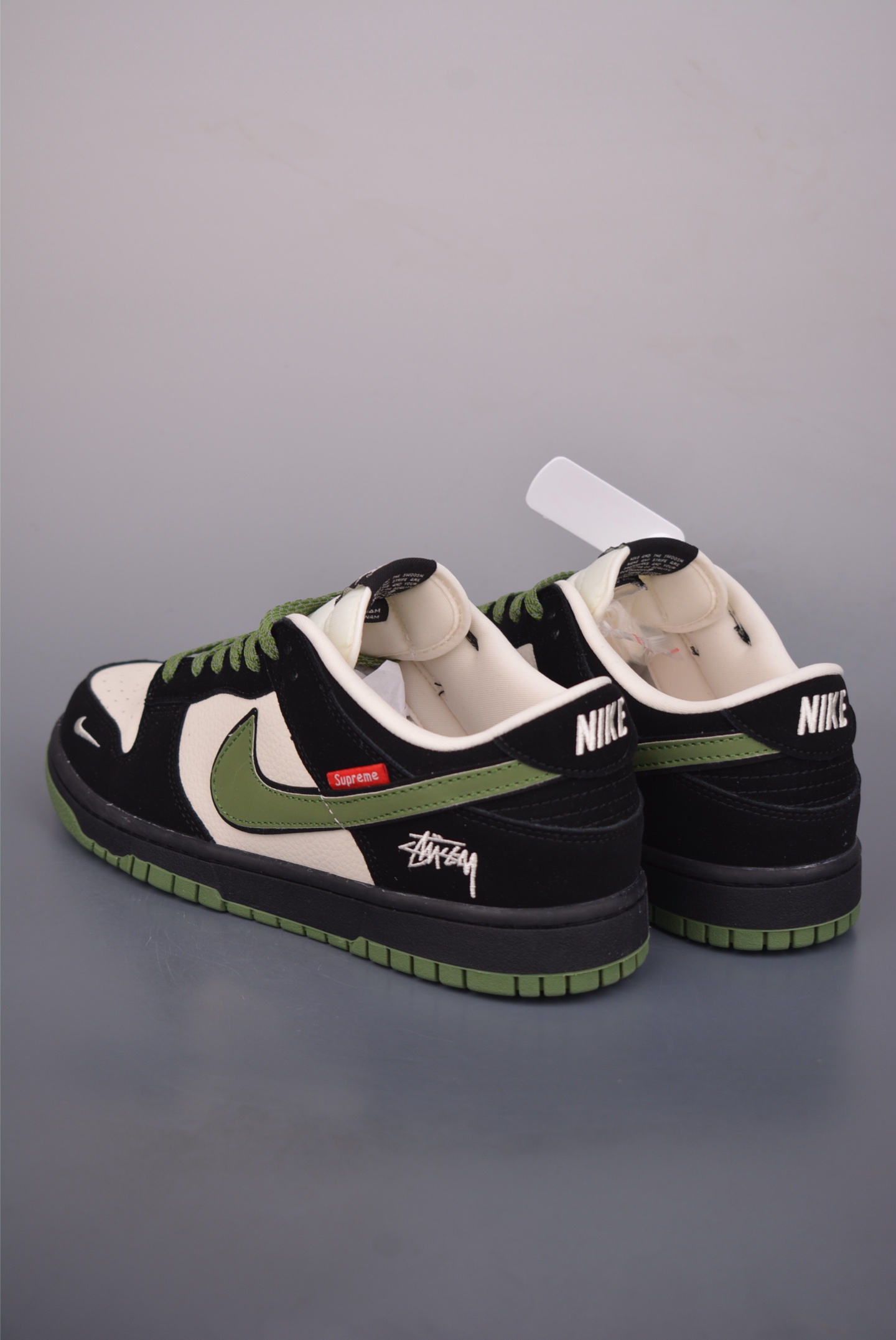 Nike SB Dunk Low 斯图西联名 SD8888-006 Nike SB Dunk Low 斯图西联名 SD8888-006