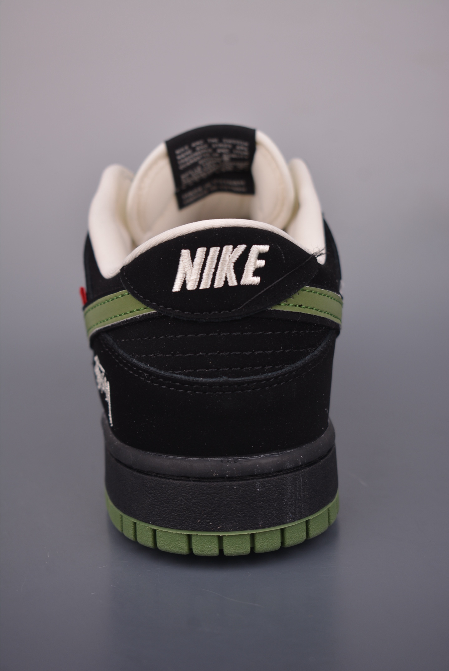 Nike SB Dunk Low 斯图西联名 SD8888-006 Nike SB Dunk Low 斯图西联名 SD8888-006