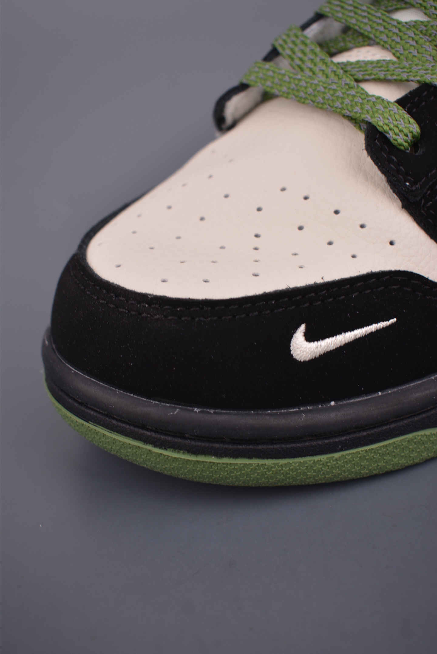 Nike SB Dunk Low 斯图西联名 SD8888-006 Nike SB Dunk Low 斯图西联名 SD8888-006