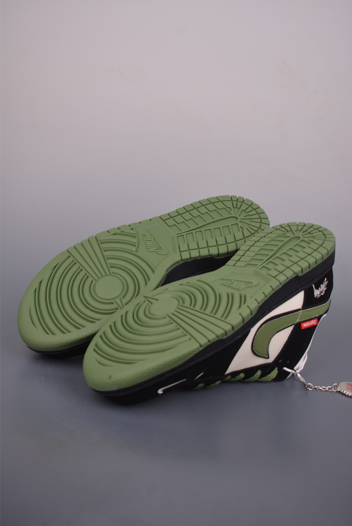 Nike SB Dunk Low 斯图西联名 SD8888-006 Nike SB Dunk Low 斯图西联名 SD8888-006