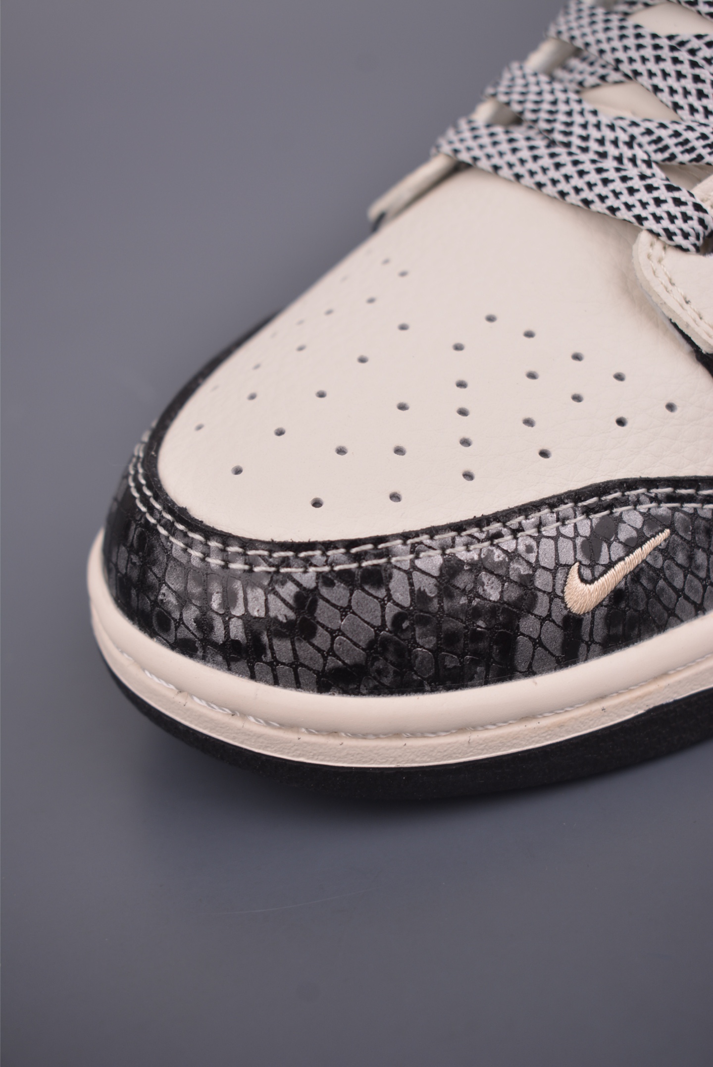 Nike SB Dunk Low 斯图西联名 XS6089-636