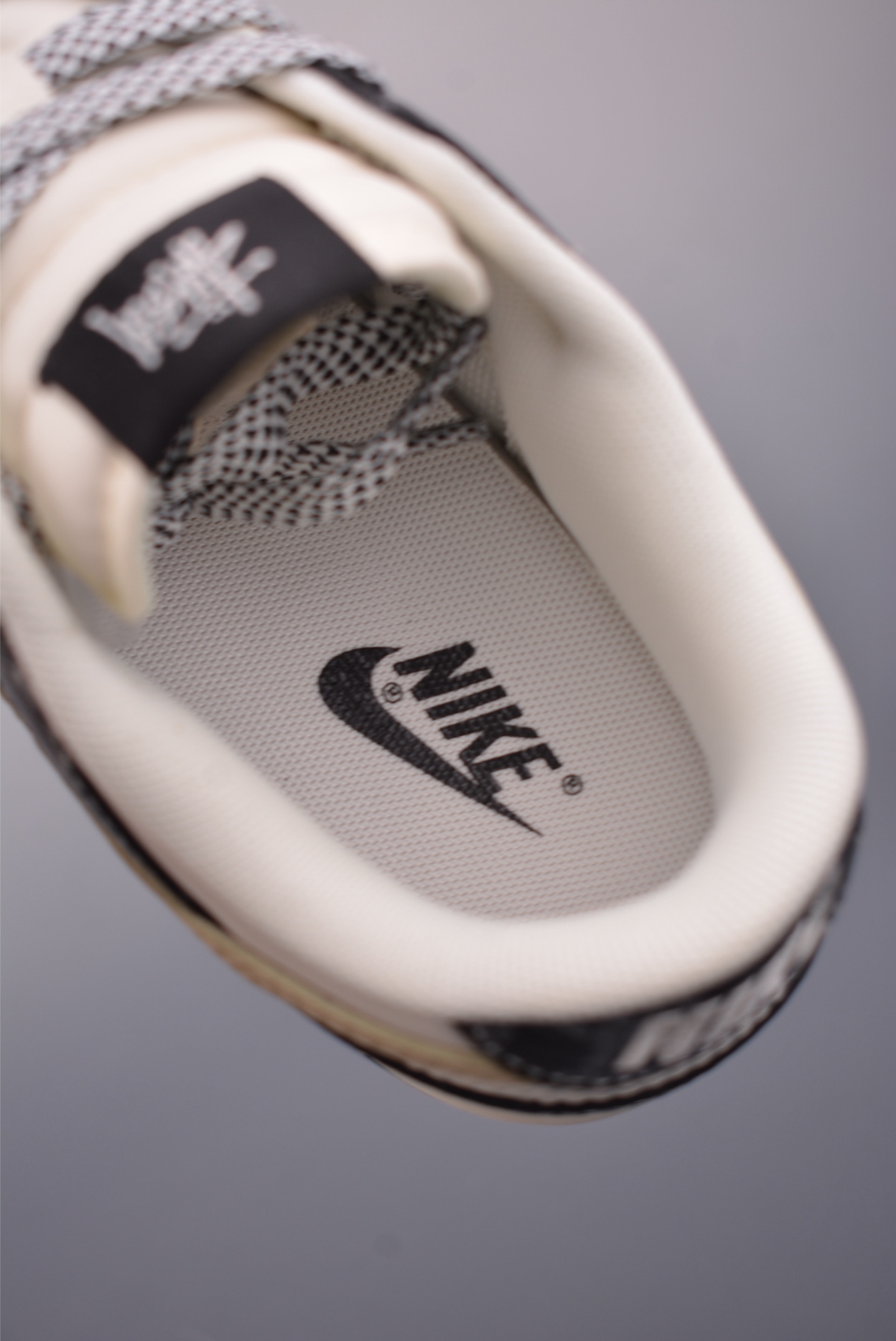 Nike SB Dunk Low 斯图西联名 XS6089-636