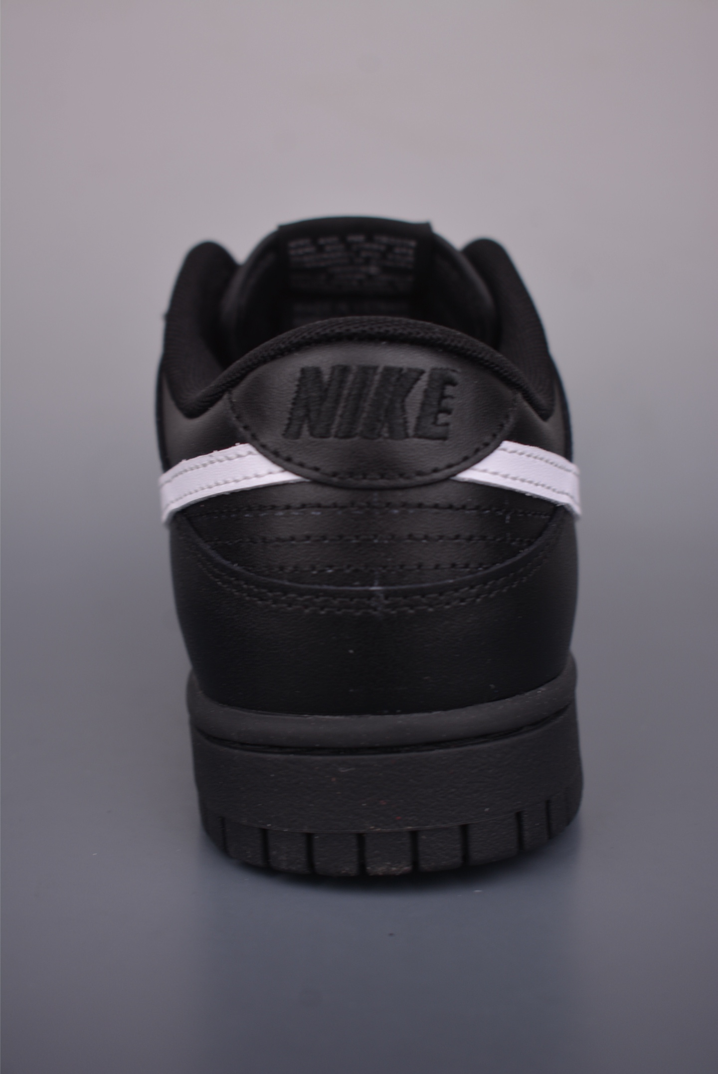 NIKE SB Dunk Low IO7606-010