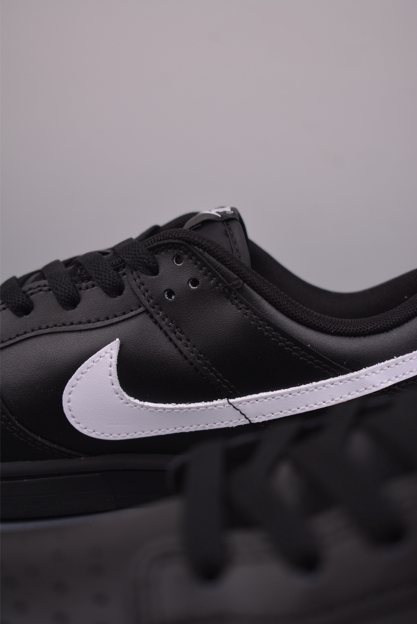 NIKE SB Dunk Low IO7606-010