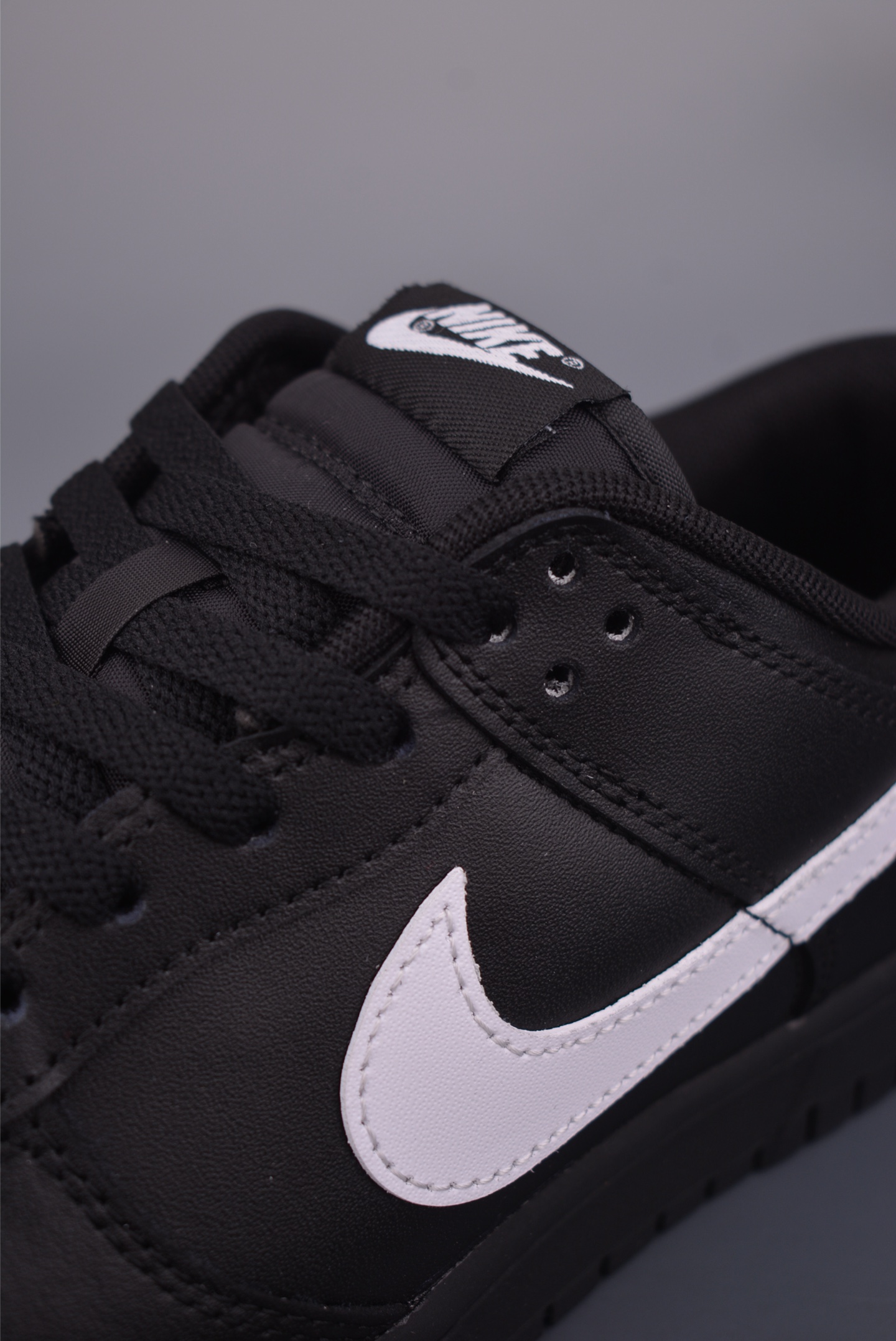 NIKE SB Dunk Low IO7606-010