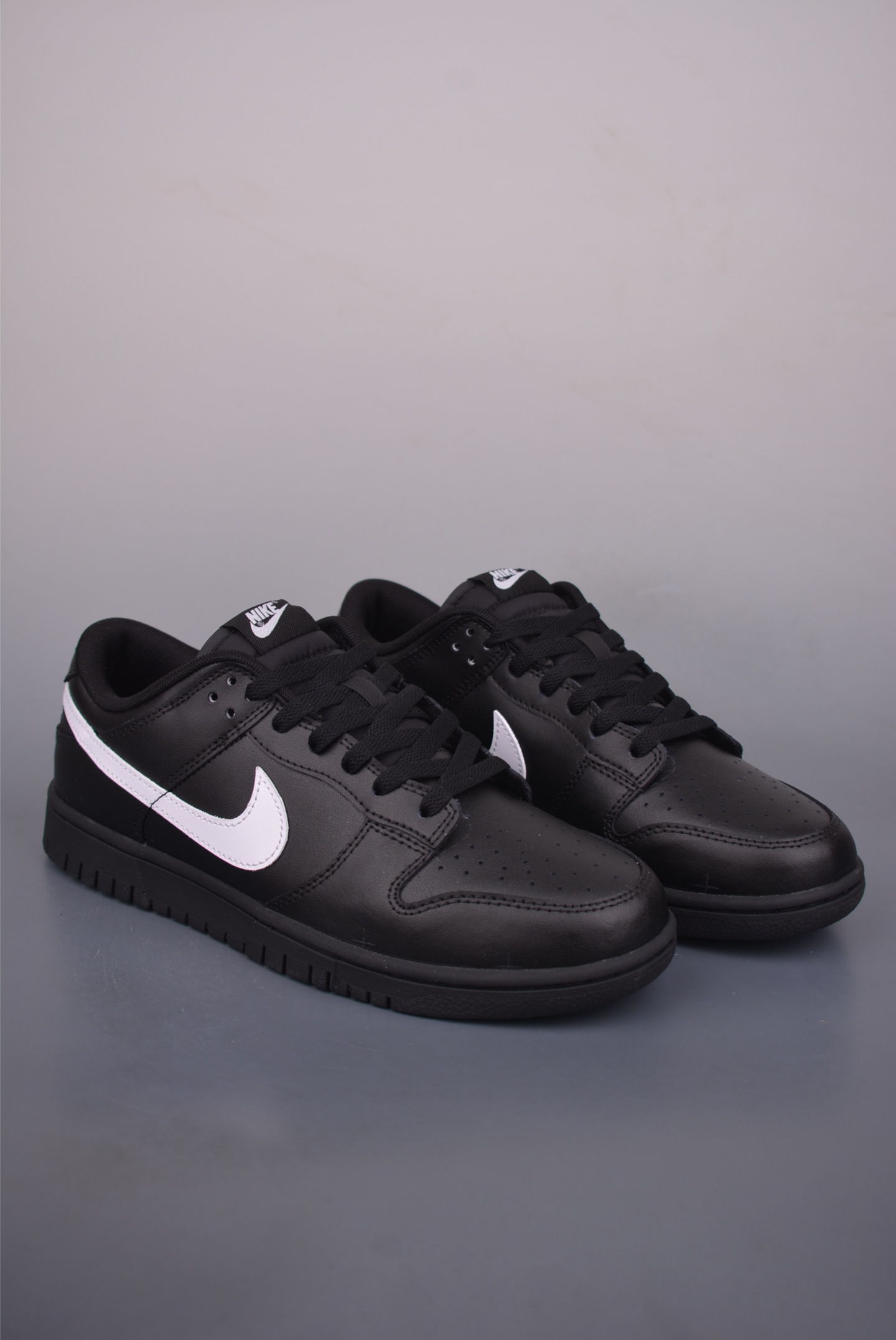 NIKE SB Dunk Low IO7606-010