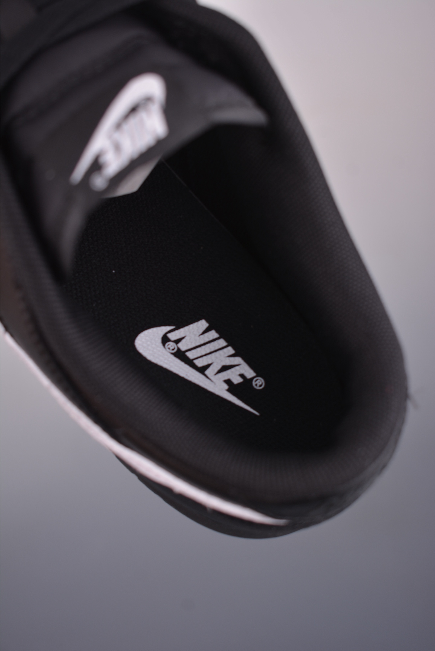 NIKE SB Dunk Low IO7606-010