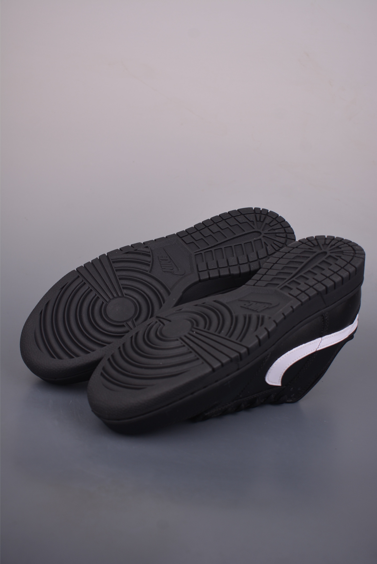 NIKE SB Dunk Low IO7606-010