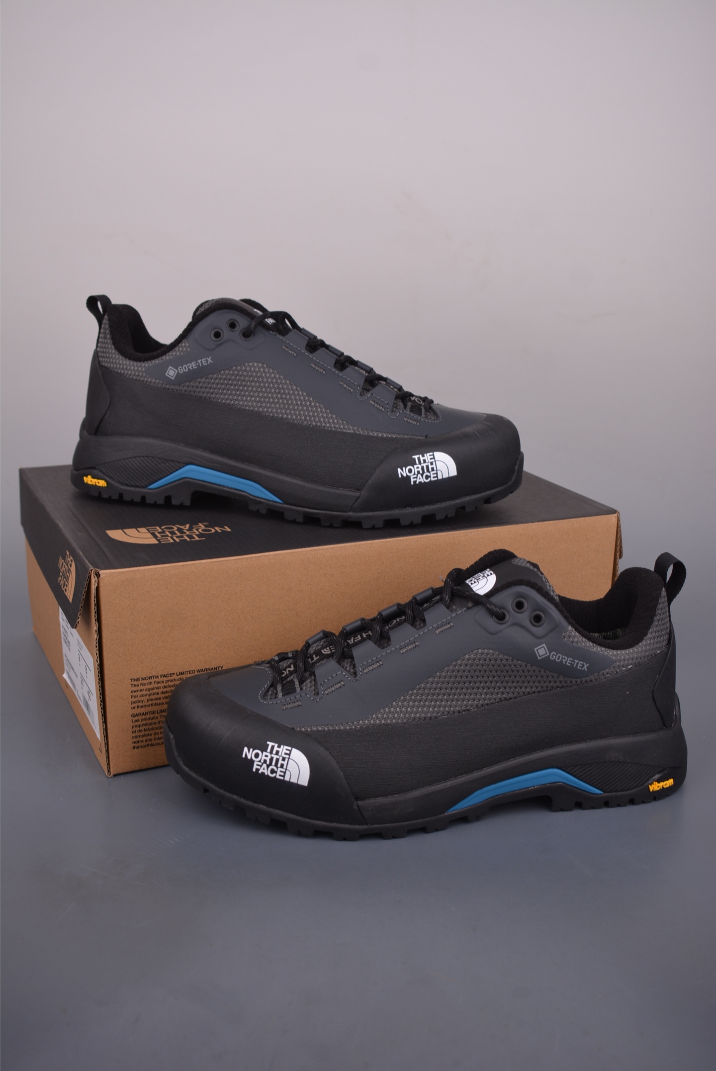 💰320
北面M VERTO ALPINE MID GORE-Tex
户外防水机能鞋 纯原版本
鞋底采用Vibram黄金大底
专门为鞋底设计的橡胶以出色的耐磨性
良好的防滑性或得不少户外运动爱好者的喜欢
专业户外登山品牌(北面)The North Face自1966年创立,由两位热爱登山徒步的年轻登山者于美西旧金山开创,不断透过研发与创新,并且将最先进的技术结合在服装与鞋款设计,生产多种外型帅气且专业能力非常强的户外运动装备而备受欢迎
官方货号: NF0A83NBMN83633
尺码:40 41 42 43 44 45