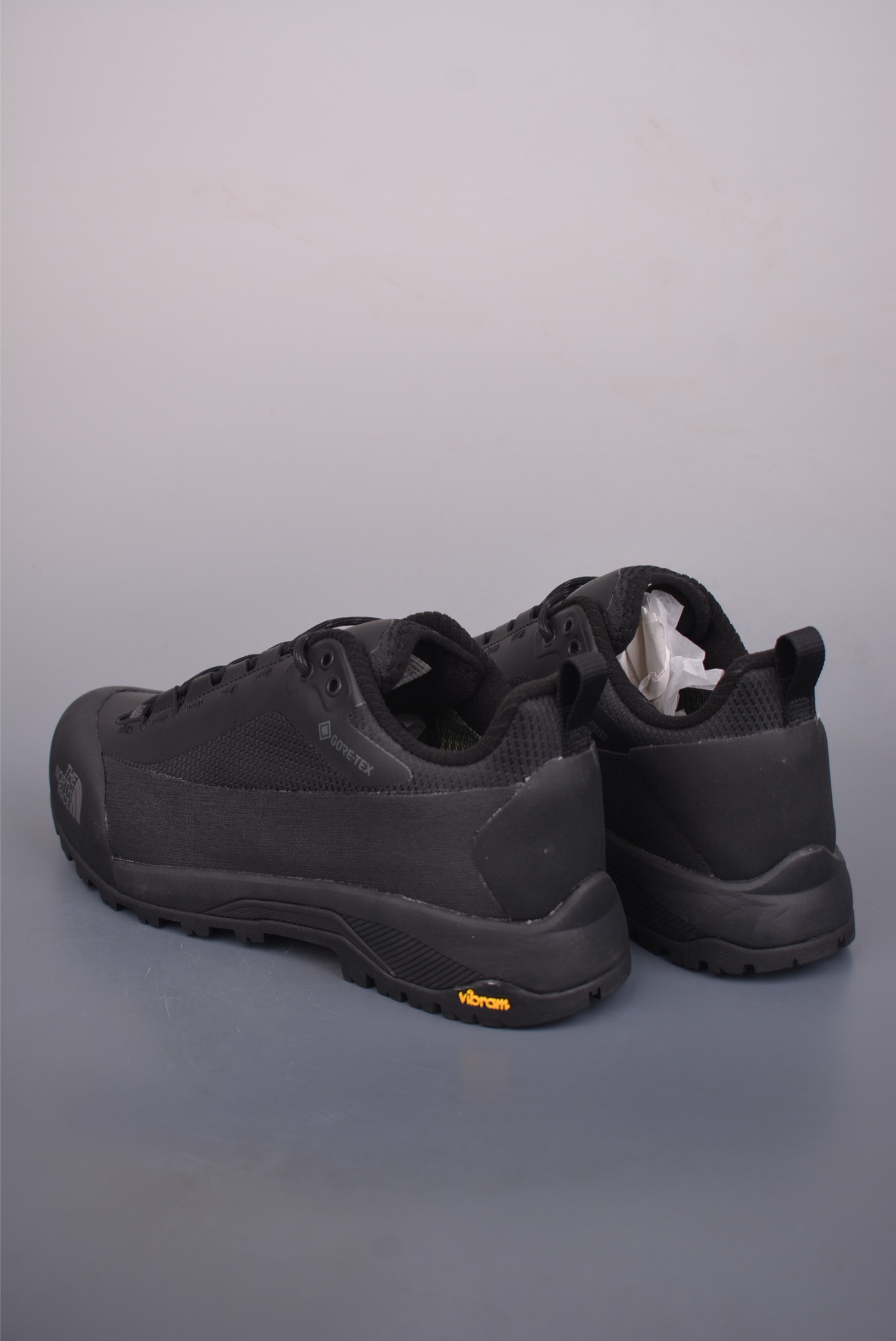 💰320
北面M VERTO ALPINE MID GORE-Tex
户外防水机能鞋 纯原版本
鞋底采用Vibram黄金大底
专门为鞋底设计的橡胶以出色的耐磨性
良好的防滑性或得不少户外运动爱好者的喜欢
专业户外登山品牌(北面)The North Face自1966年创立,由两位热爱登山徒步的年轻登山者于美西旧金山开创,不断透过研发与创新,并且将最先进的技术结合在服装与鞋款设计,生产多种外型帅气且专业能力非常强的户外运动装备而备受欢迎
官方货号: NF0A83NBMN83633
尺码:40 41 42 43 44 45