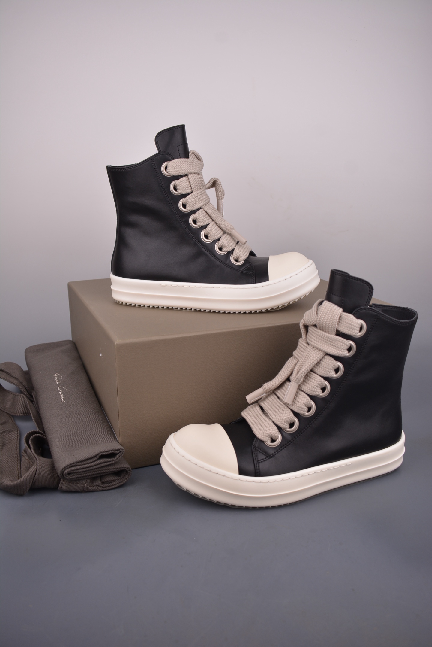 RO / Rick Owens 瑞克·欧文斯 高帮皮面//粗鞋带款 RU02D6892