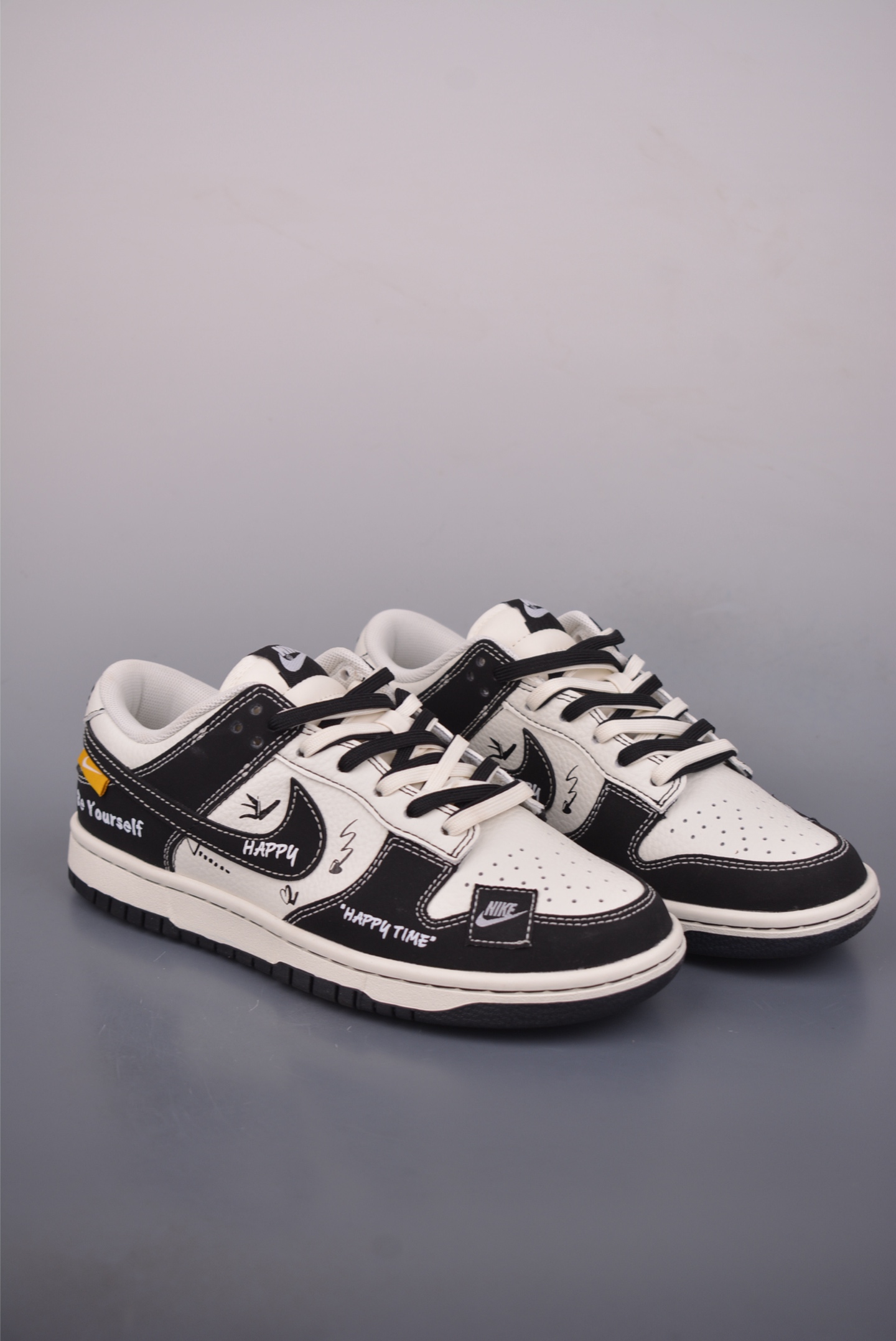 清仓 史诗级独家特价 限时抢购 纯原大厂出品 DIY联名 极力推荐 定制鞋盒 大厂纯原品质出货 超高清洁度 皮料切割干净无任何毛边 细节完美 官方货号:1124